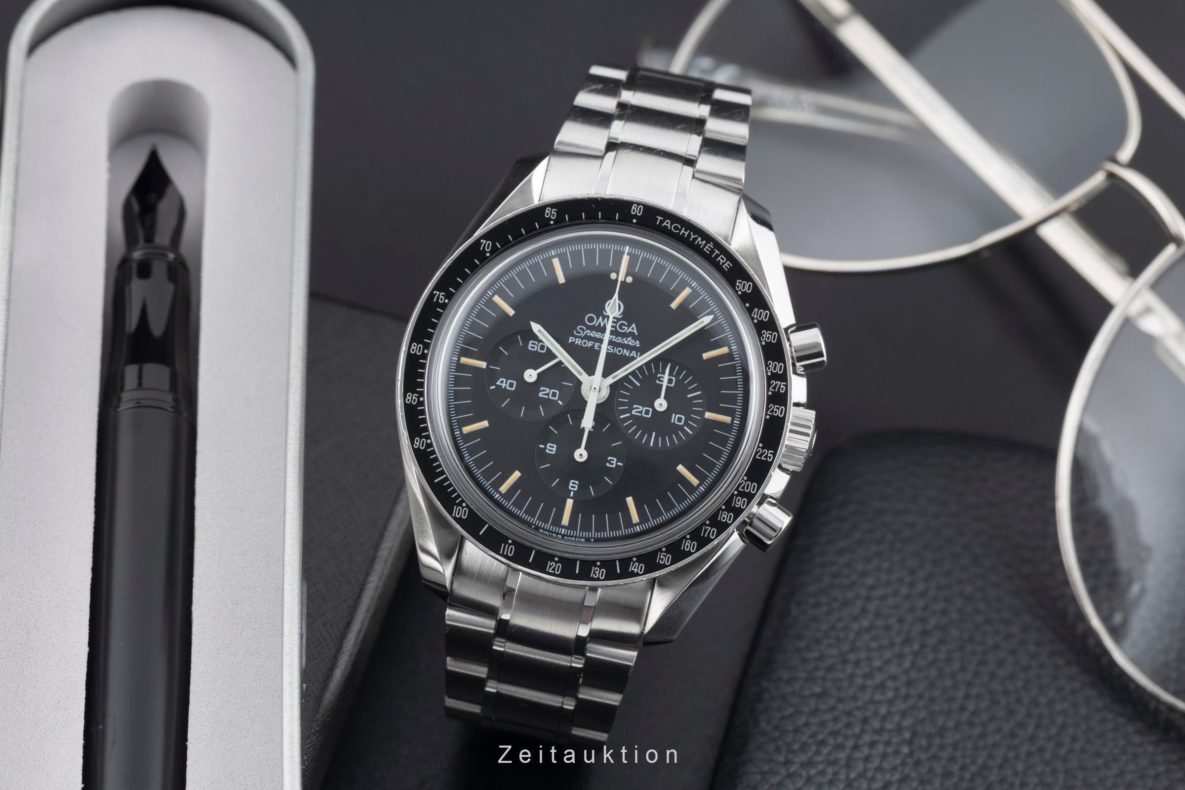 Omega Speedmaster Moonwatch chronograph steel manual winding men's watch 3592.50.00  [2600191]