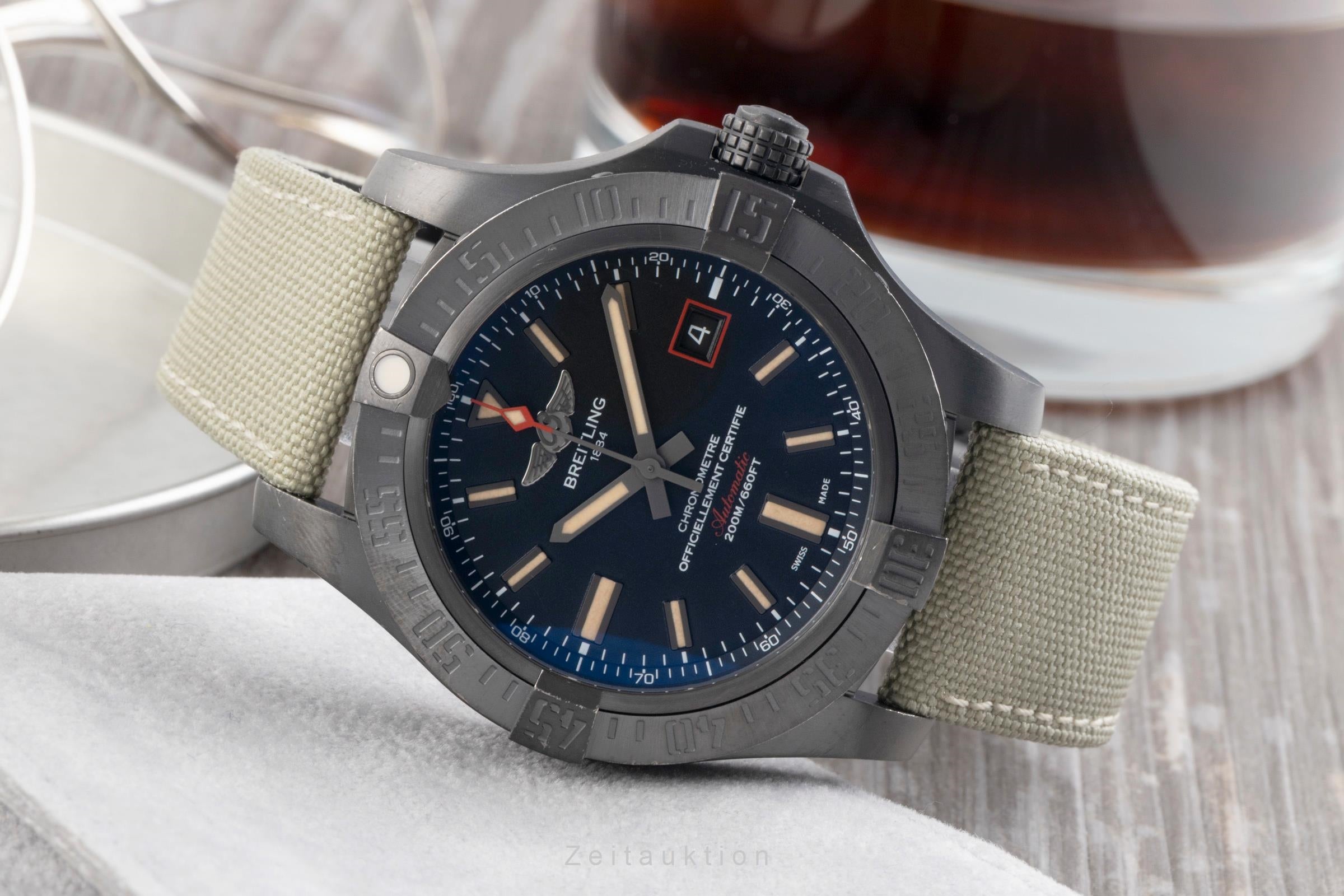 Breitling Avenger Blackbird 44 Titan Automatik Herrenuhr Ref. V17311 B&P 2019 [2600201]