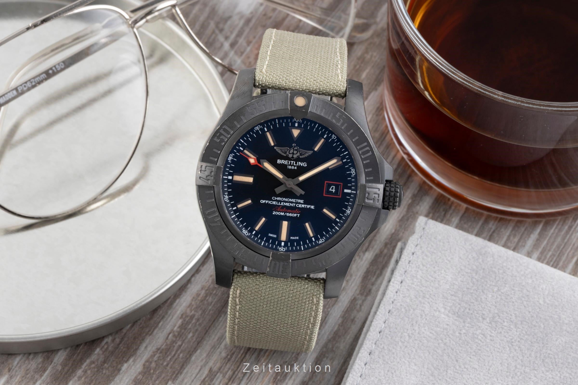 Breitling Avenger Blackbird 44 Titan Automatik Herrenuhr Ref. V17311 B&P 2019 [2600201]