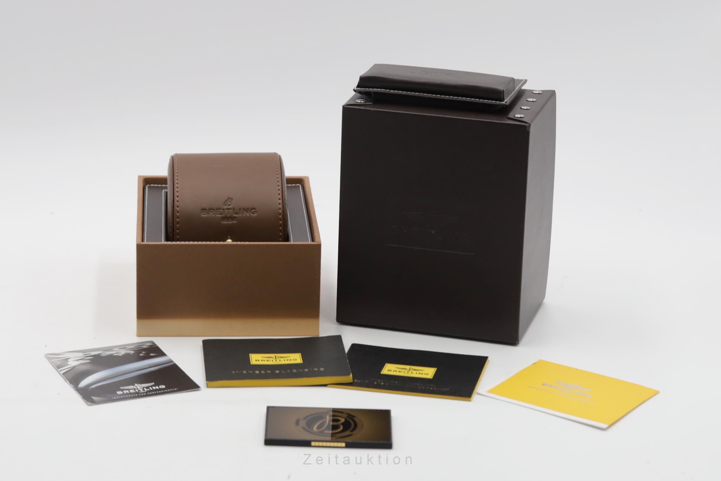 Breitling Avenger Blackbird 44 Titan Automatik Herrenuhr Ref. V17311 B&P 2019 [2600201]