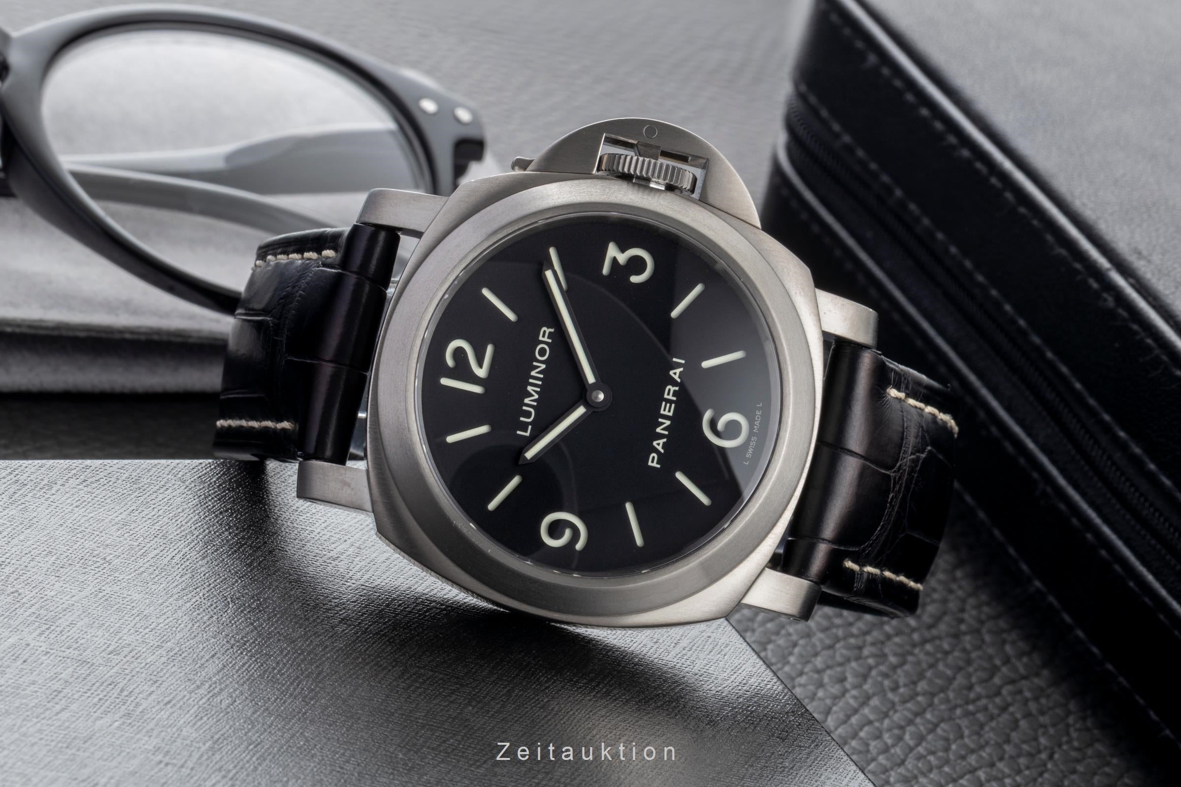Panerai Luminor  titanium manual winding men's watch PAM00176 LP: 5700EUR  [2600219]