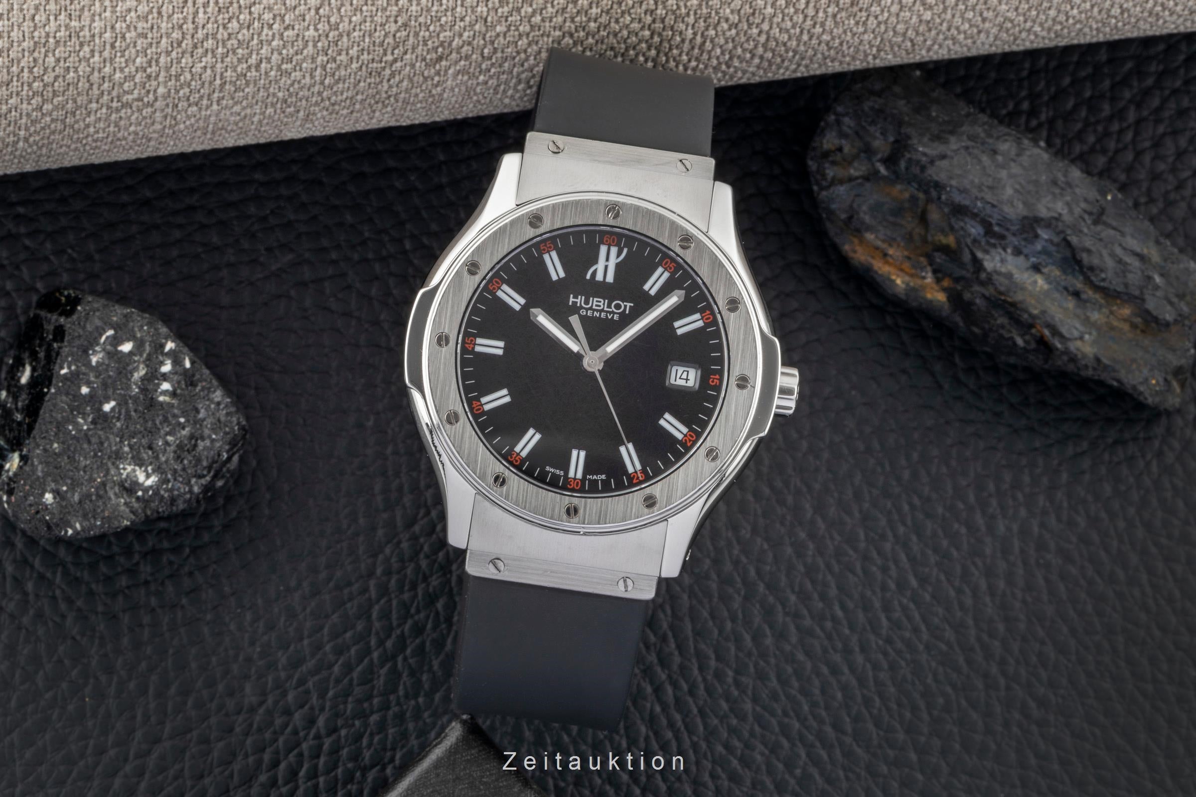 Hublot Classic Date Edelstahl Quarz Herrenuhr Ref. B.1905-1 Klassiker [2600261]