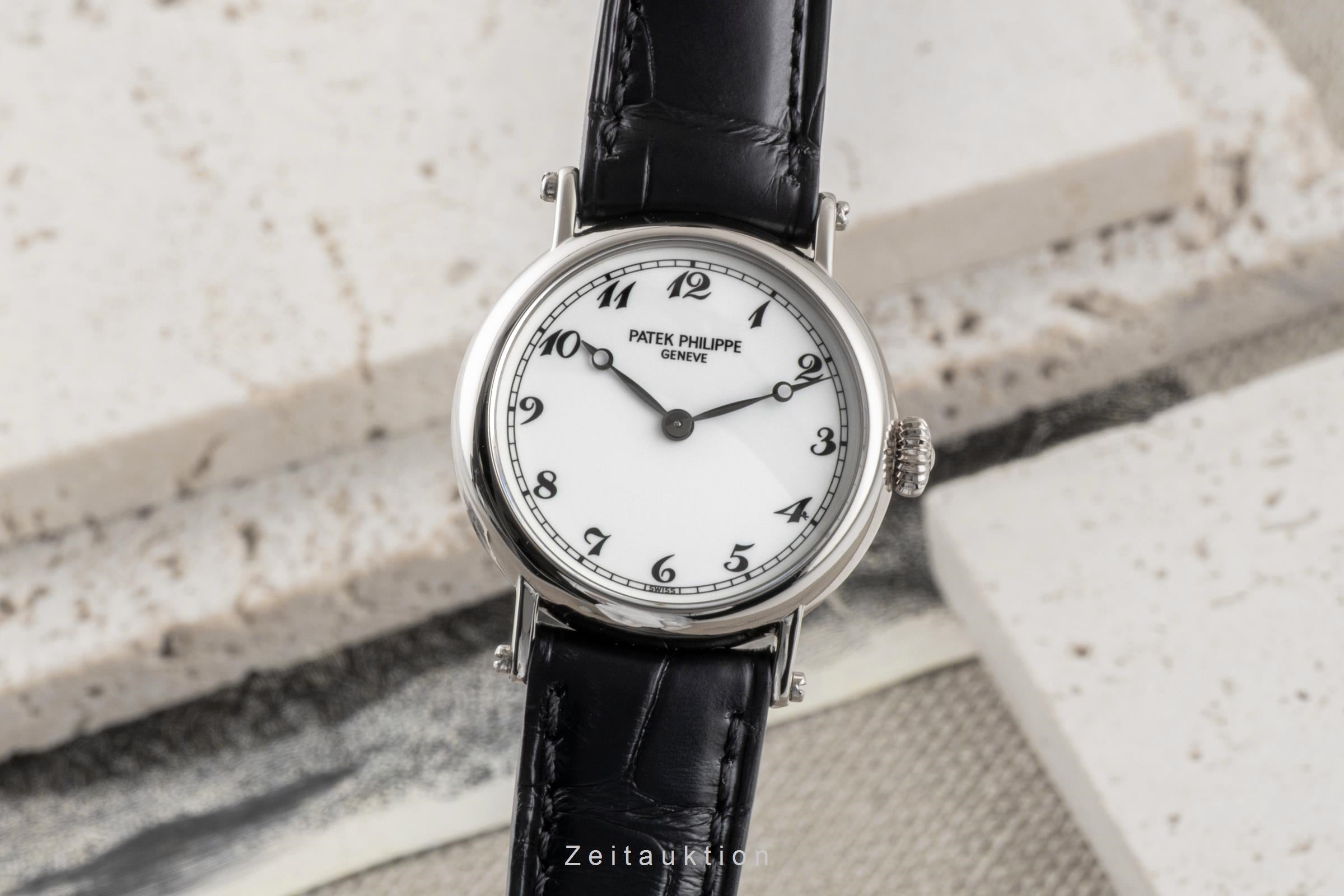 Patek Philippe Calatrava Lady 18K (0,750) Weissgold Handaufzug Damen Ref. 4860  [2600342]