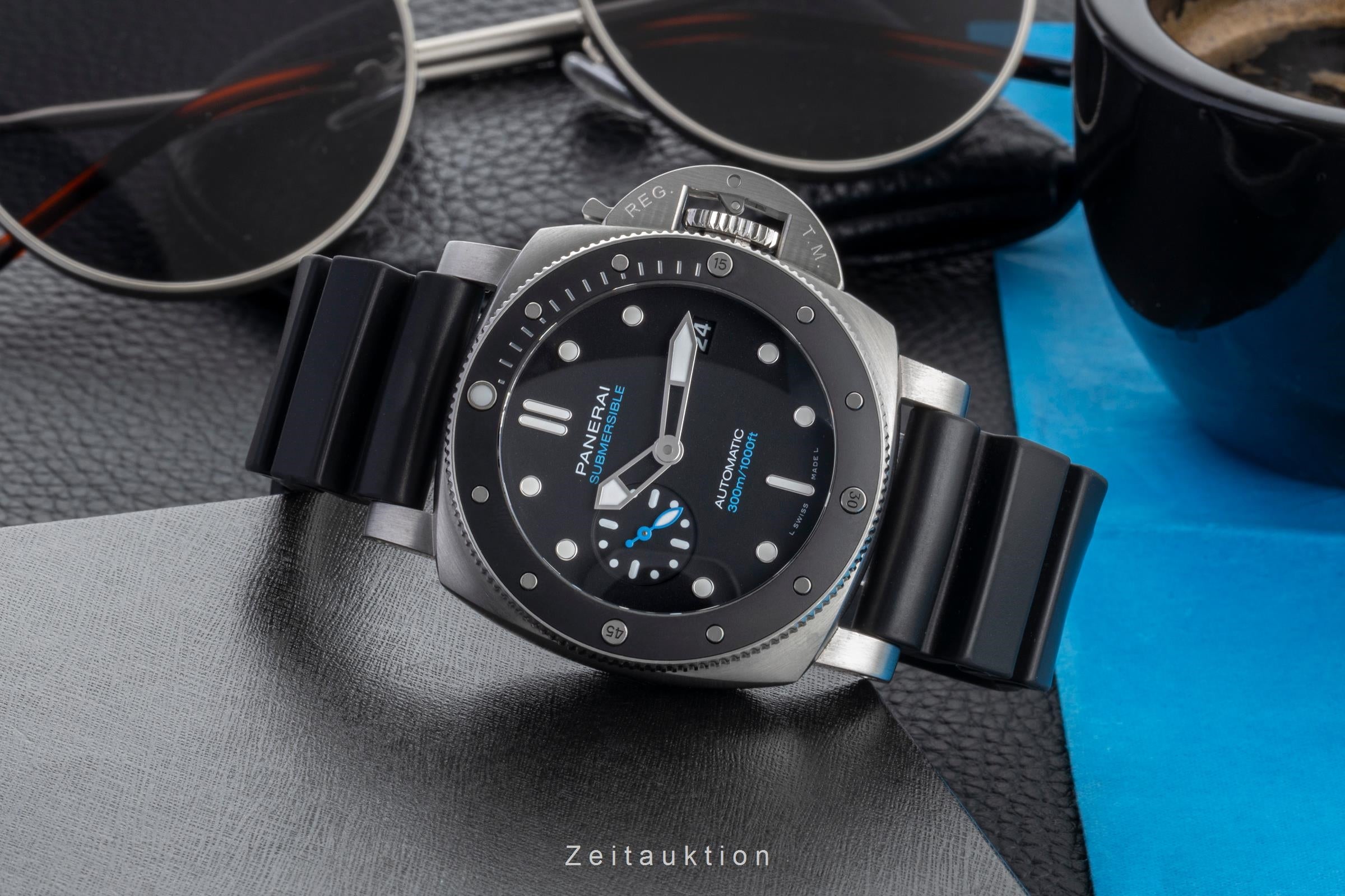 Panerai Submersible steel automatic men's watch PAM00683 LP: 9700EUR  [2600405]