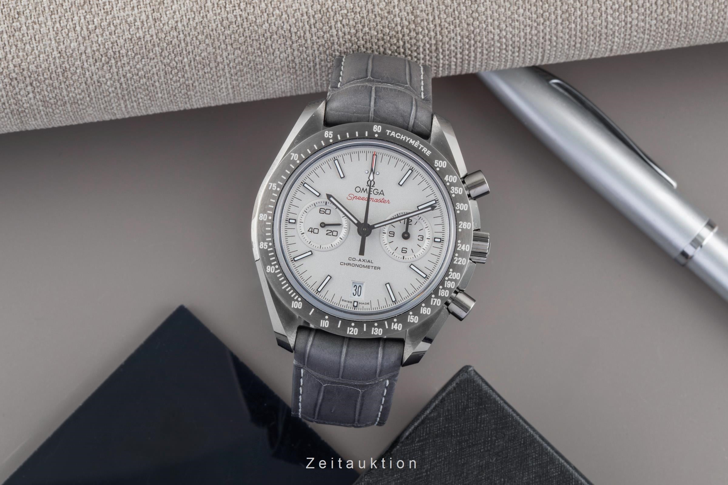 Omega Speedmaster Moonwatch chronographe céramique automatique montre pour hommes 311.93.44.51.99.001  [2600428]
