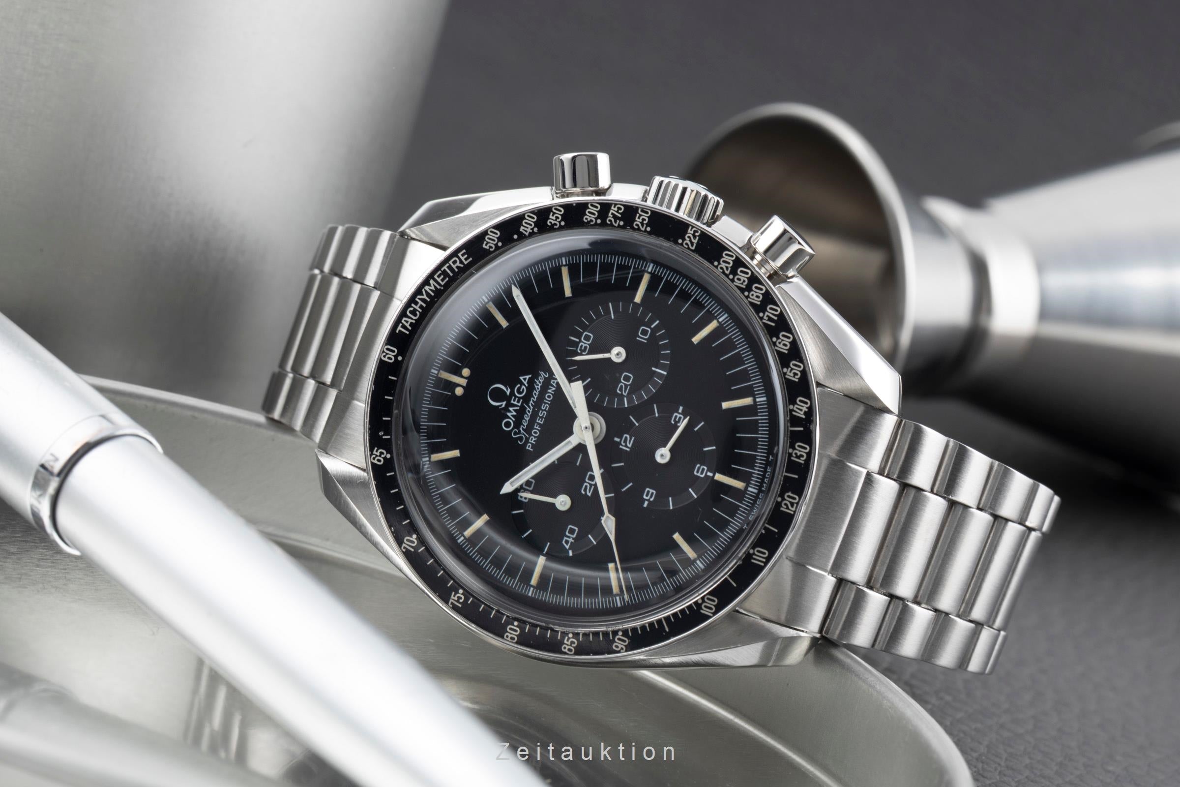 Omega Speedmaster Moonwatch chronograph steel manual winding men's watch 145.022-74 ST Vintage  [2600450]