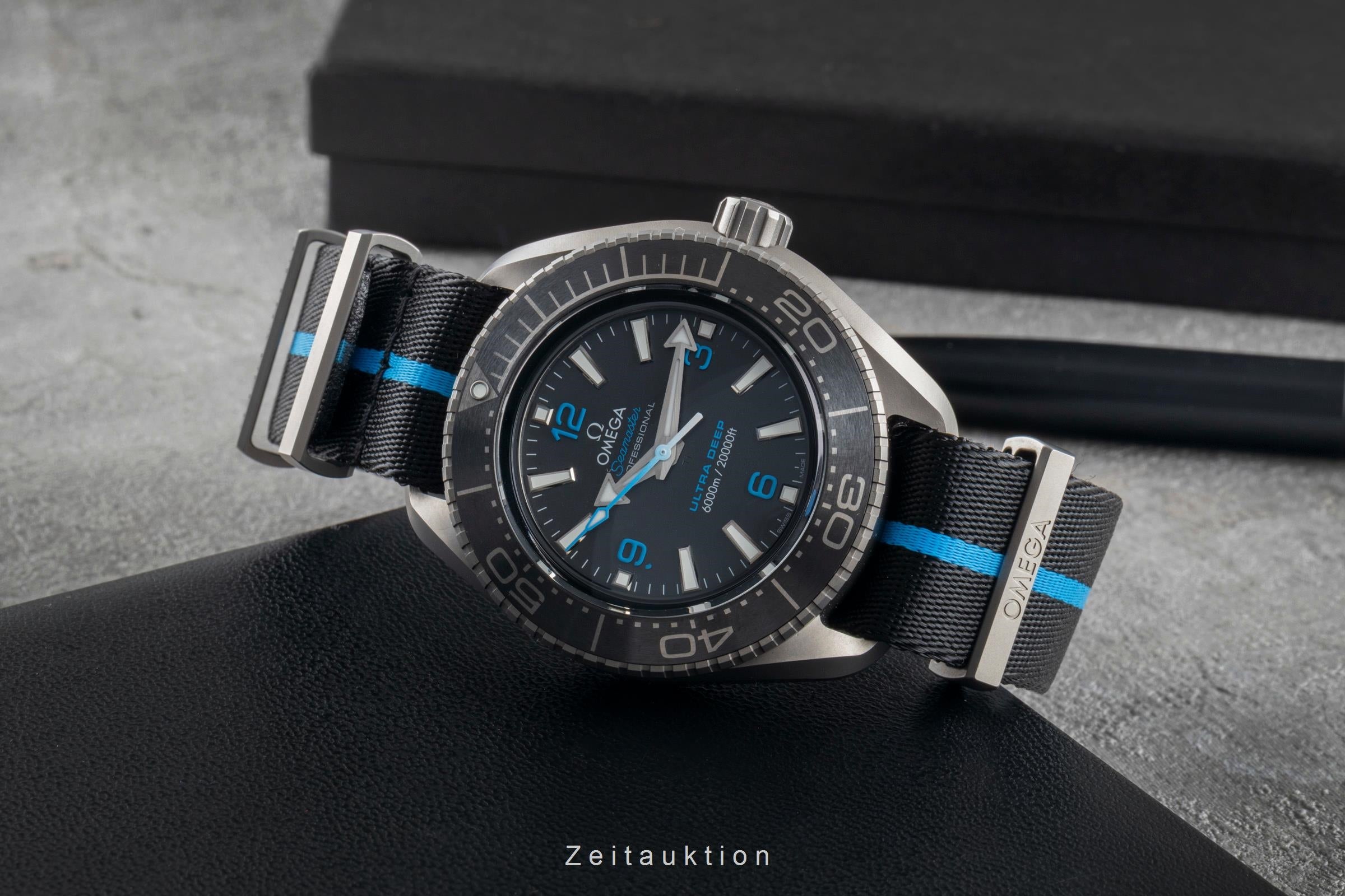 Omega Seamaster titane  automatique montre pour hommes 215.92.46.21.01.001 LP: 14800EUR  [2600535]