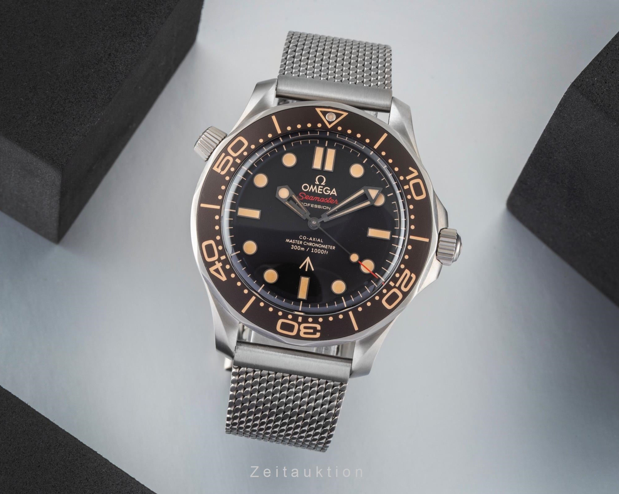 Omega Seamaster titanium automatic men's watch 210.90.42.20.01.001 LP: 10900EUR  [2600559]