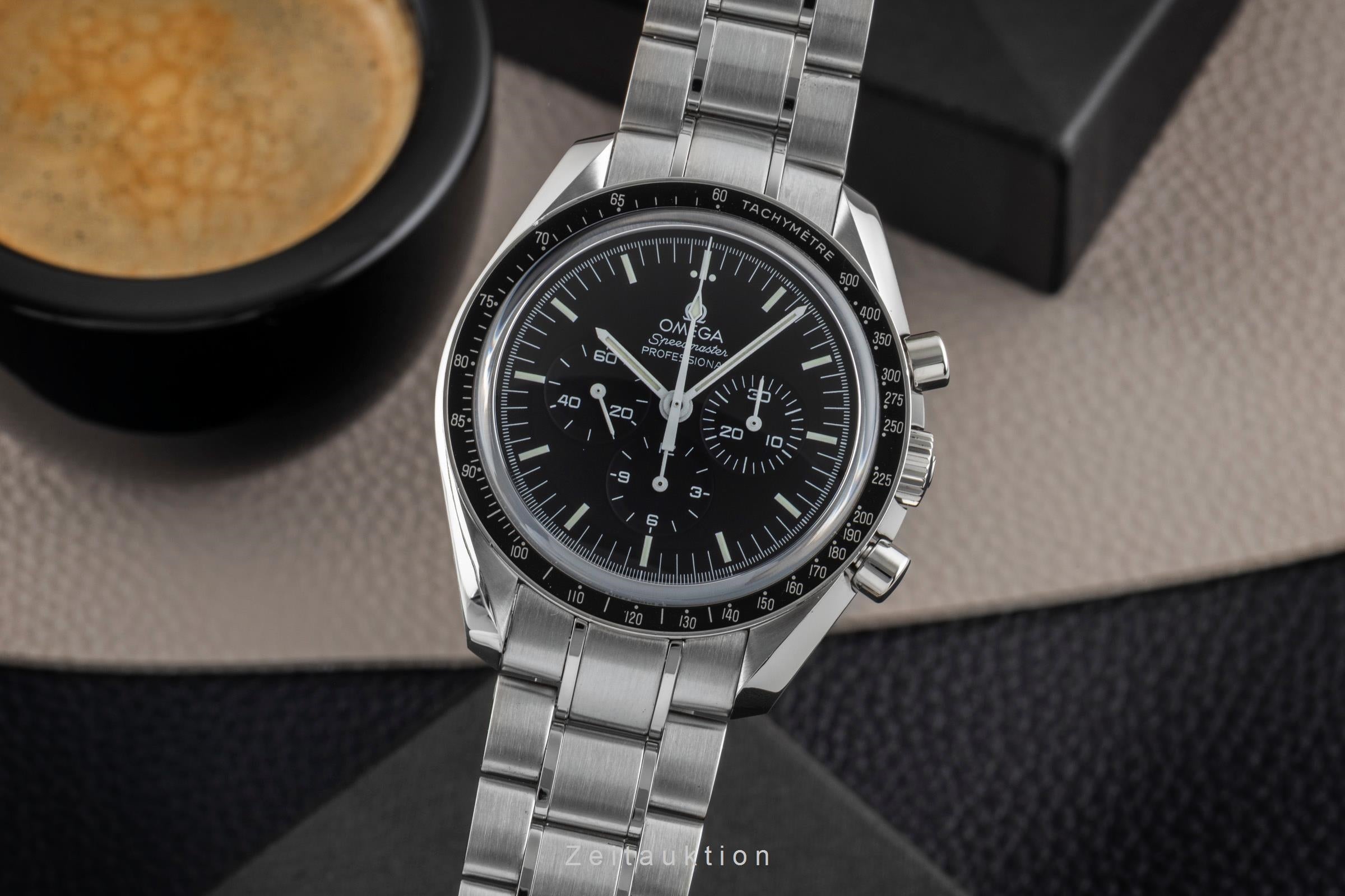 Omega Speedmaster Moonwatch chronograph steel manual winding men's watch 311.30.42.30.01.006 LP: 8700EUR  [2600563]