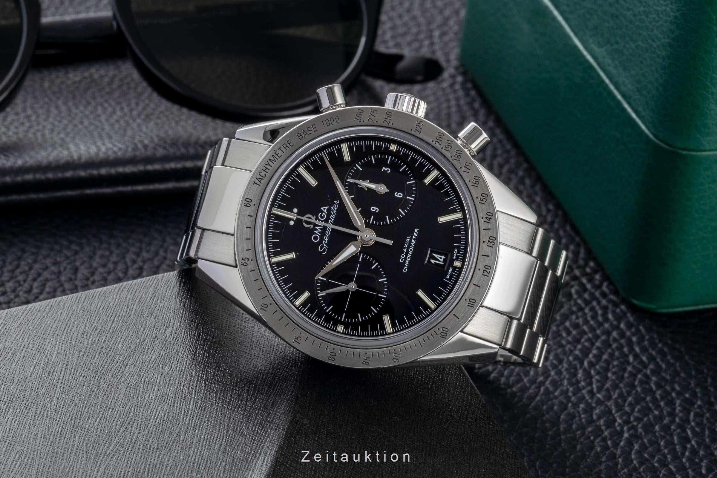 Omega Speedmaster chronograph steel automatic Kal. 9300 Ref
