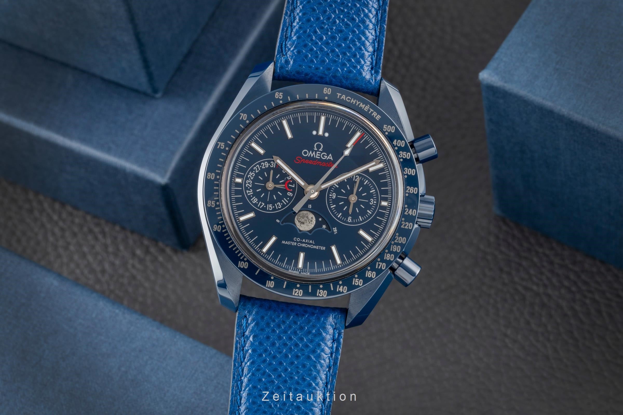 Omega Speedmaster Moonwatch chronographe céramique automatique montre pour hommes 304.93.44.52.03.001 LP: 15200EUR  [2600736]