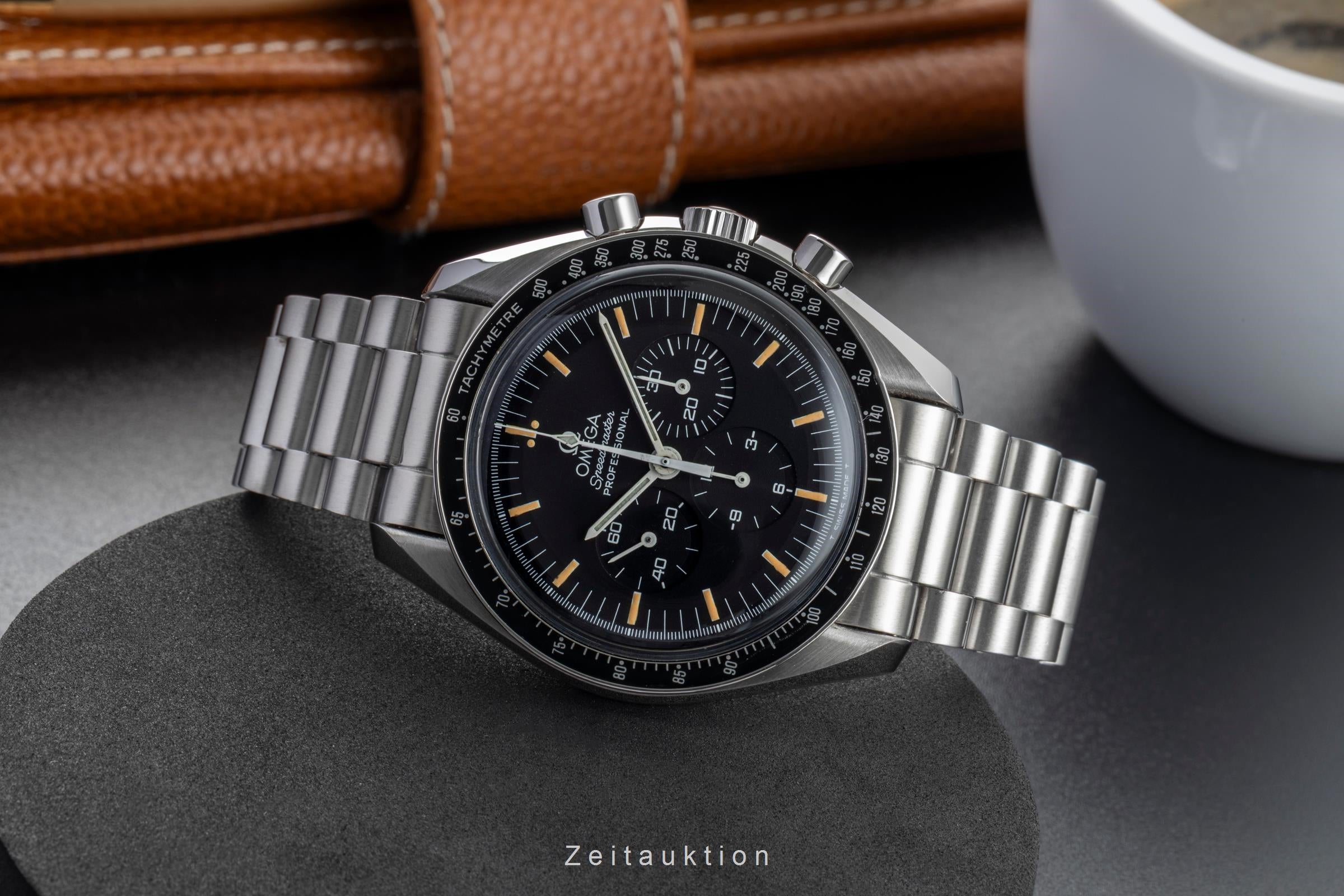 Omega Speedmaster Moonwatch chronograph steel manual winding men's watch 3590.50.00  [2600795]