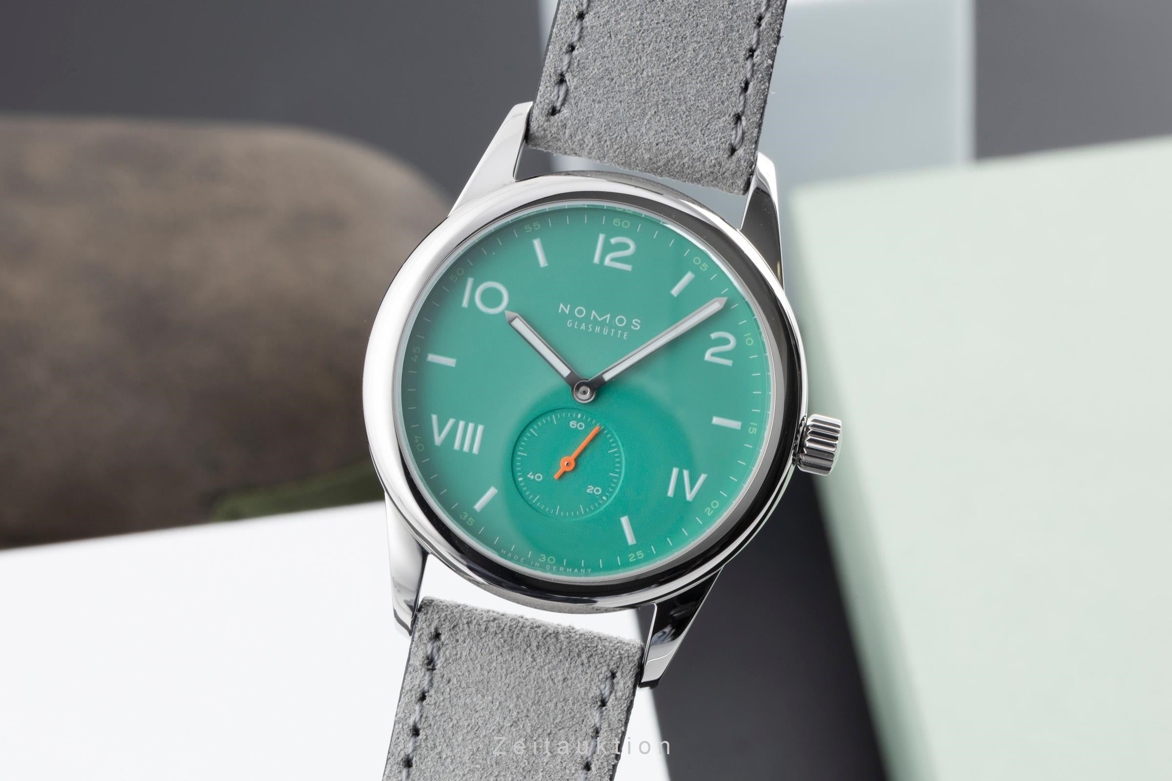 Nomos Club Campus Electric Green Handaufzug Ref. 726 B&P 2024 [2600810]