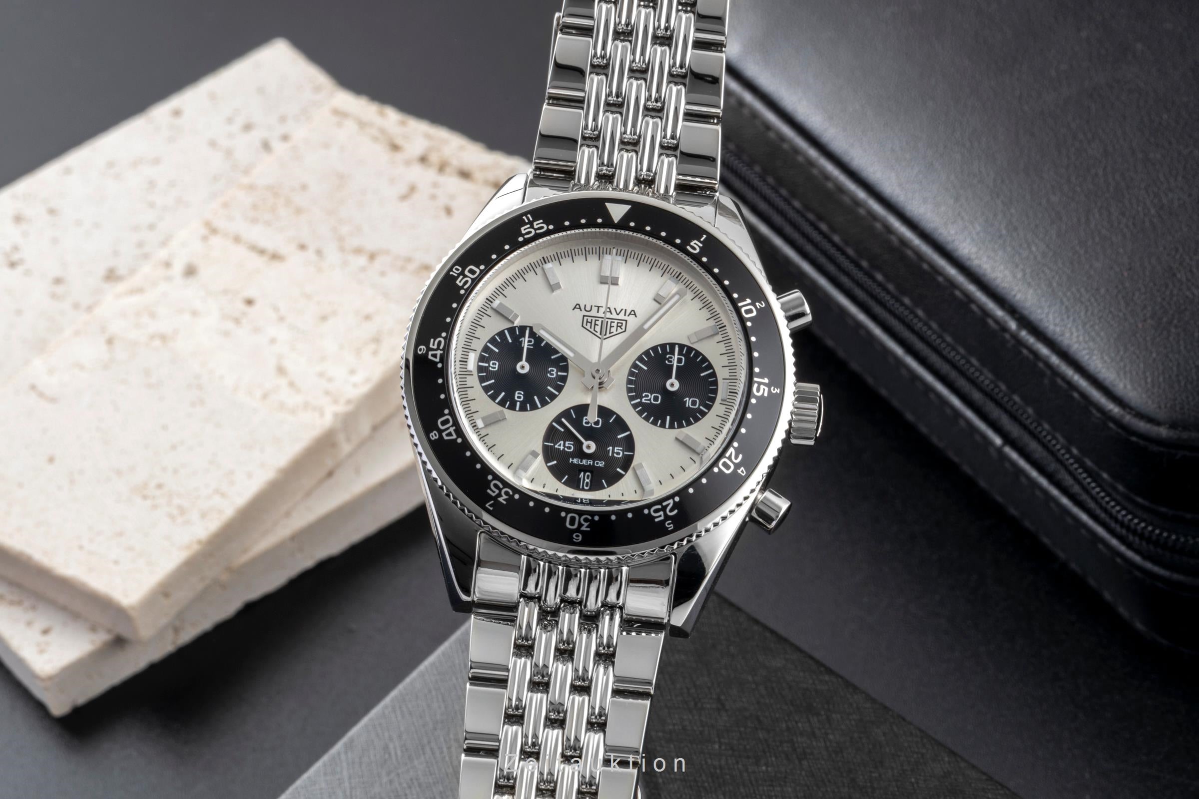 Tag Heuer Autavia chronograph steel automatic Kal. CAL. Heuer 02
