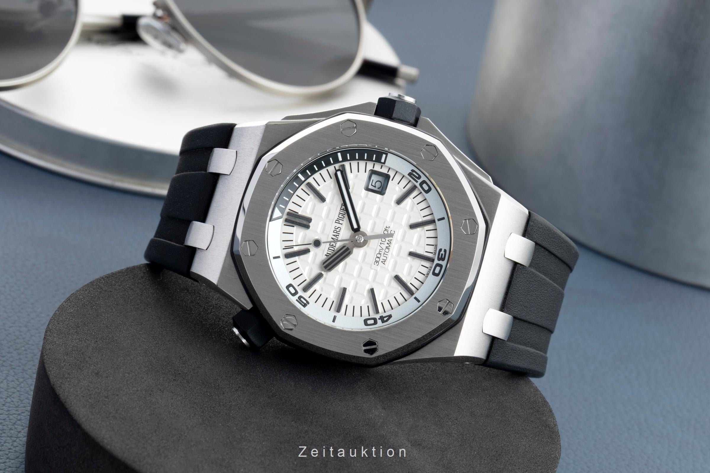 Audemars Piguet Royal Oak Offshore Diver Stahl Ref. 15710ST.OO.A002CA.02 B&P [2600936]