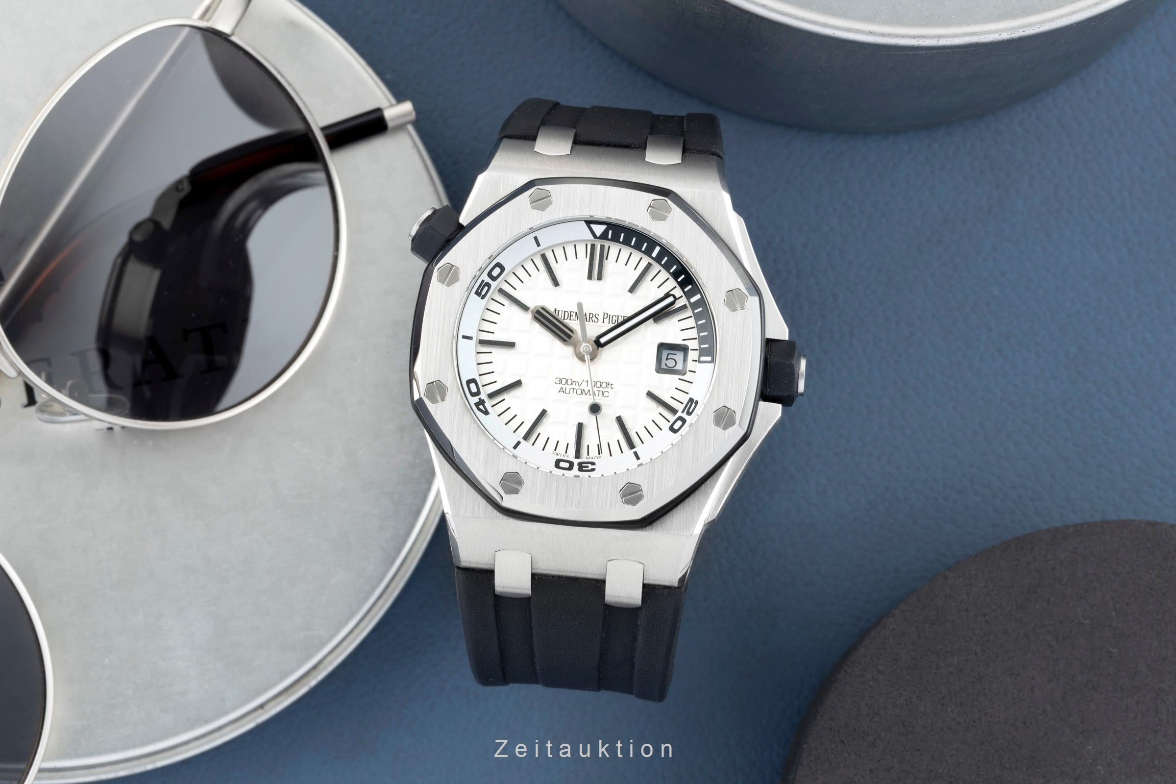 Audemars Piguet Royal Oak Offshore Diver Stahl Ref. 15710ST.OO.A002CA.02 B&P [2600936]