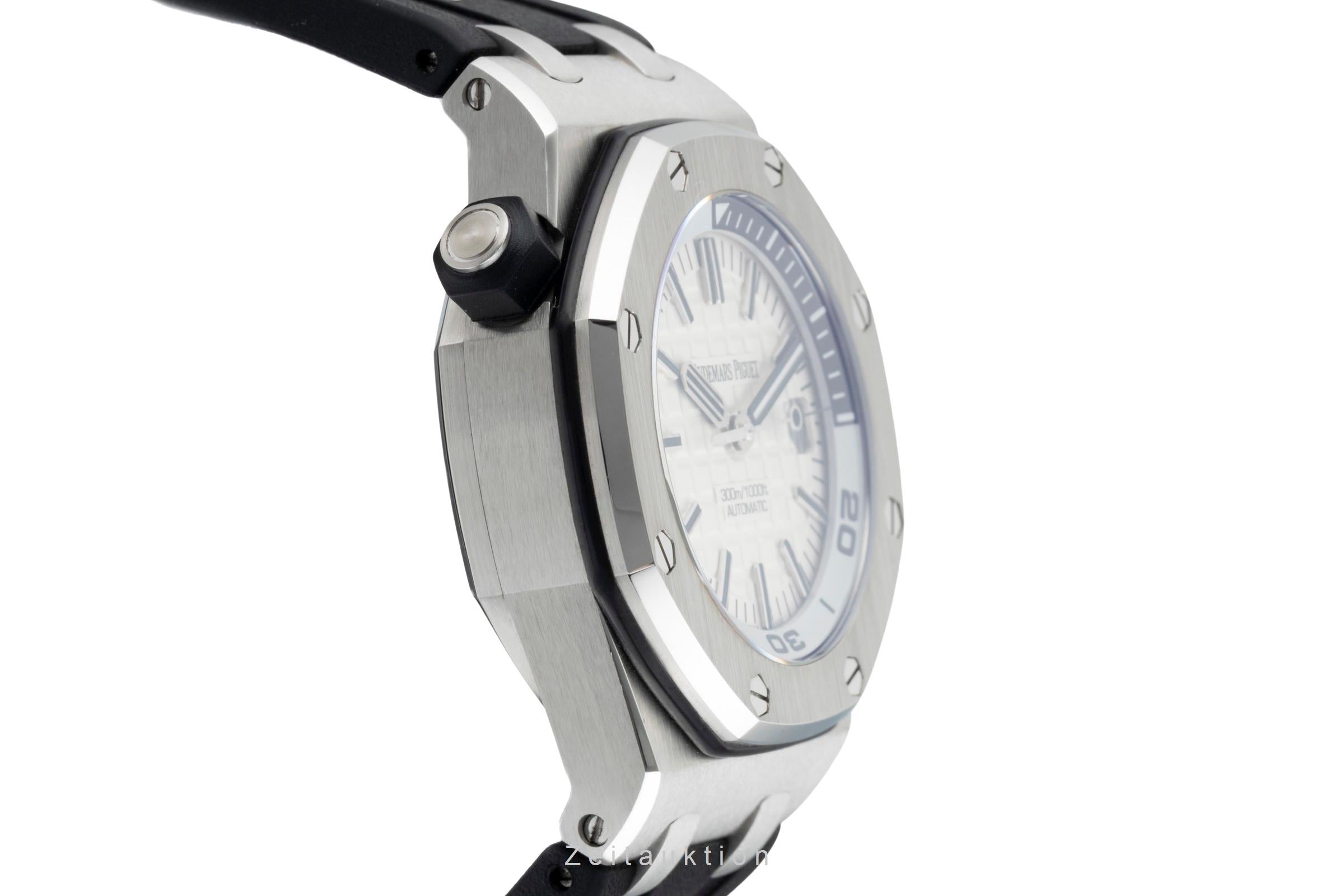 Audemars Piguet Royal Oak Offshore Diver Stahl Ref. 15710ST.OO.A002CA.02 B&P [2600936]