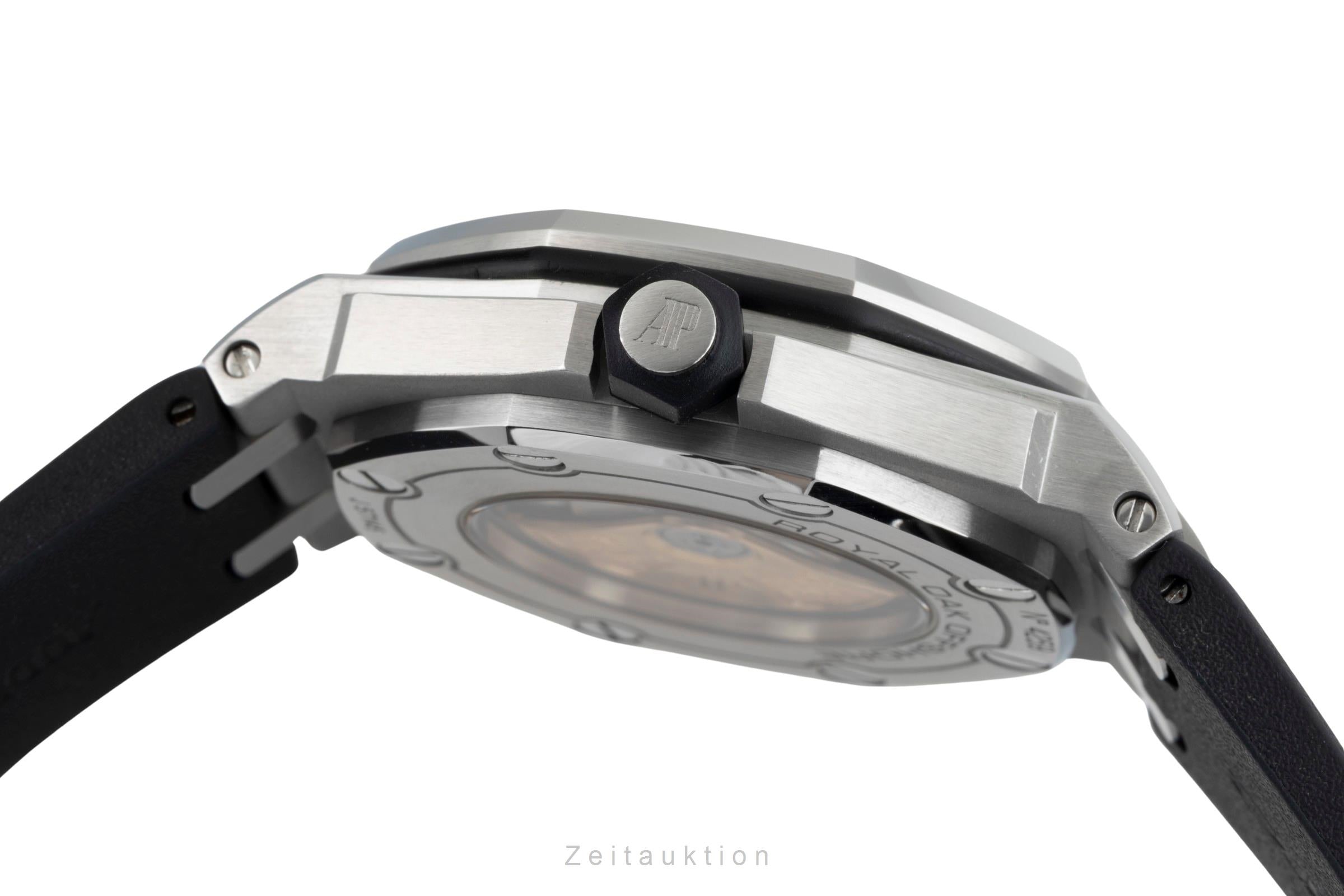 Audemars Piguet Royal Oak Offshore Diver Stahl Ref. 15710ST.OO.A002CA.02 B&P [2600936]