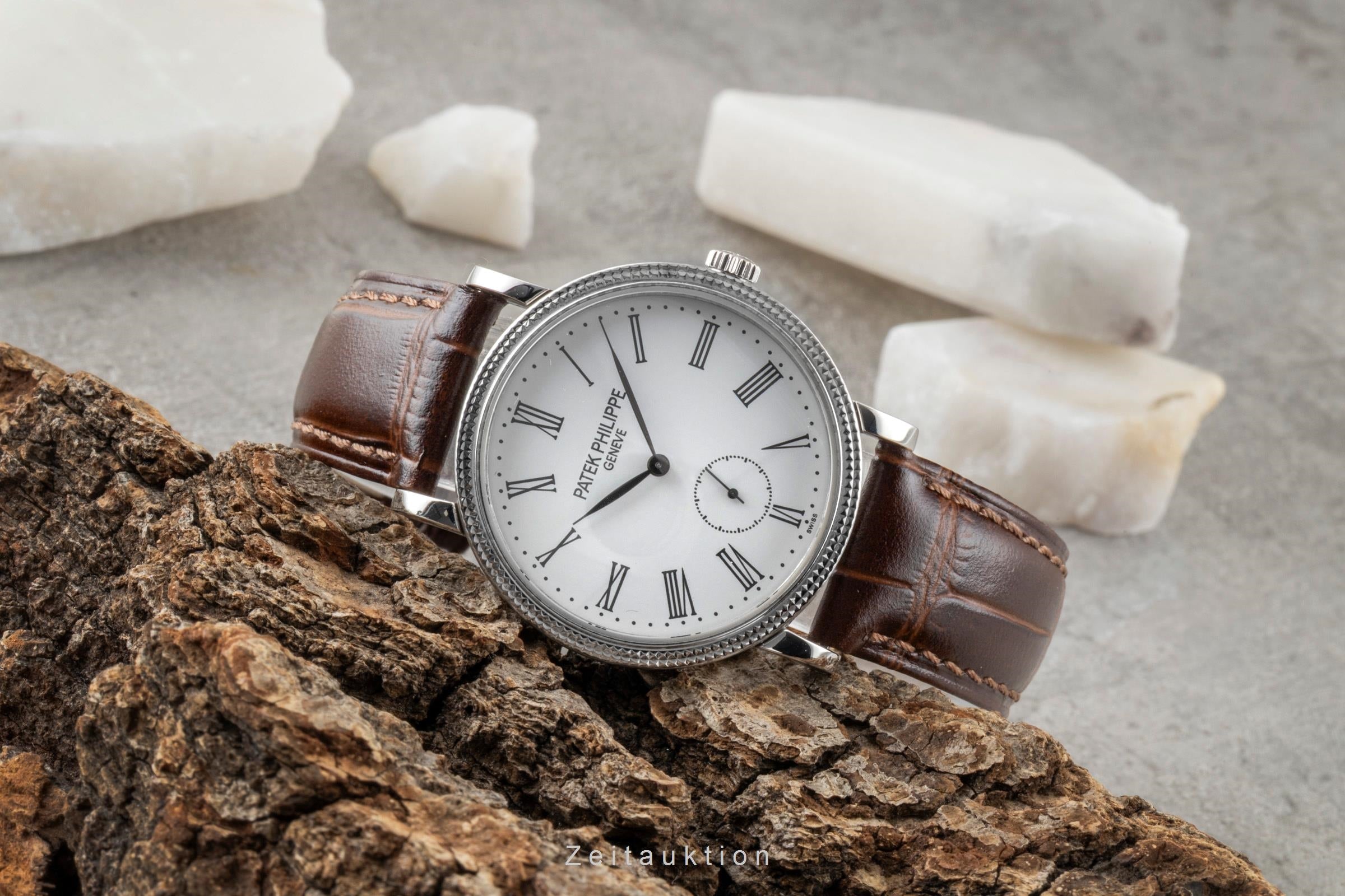 Patek Philippe Calatrava 18K Weissgold Handaufzug Ref. 7119/1  Klassiker [2601045]