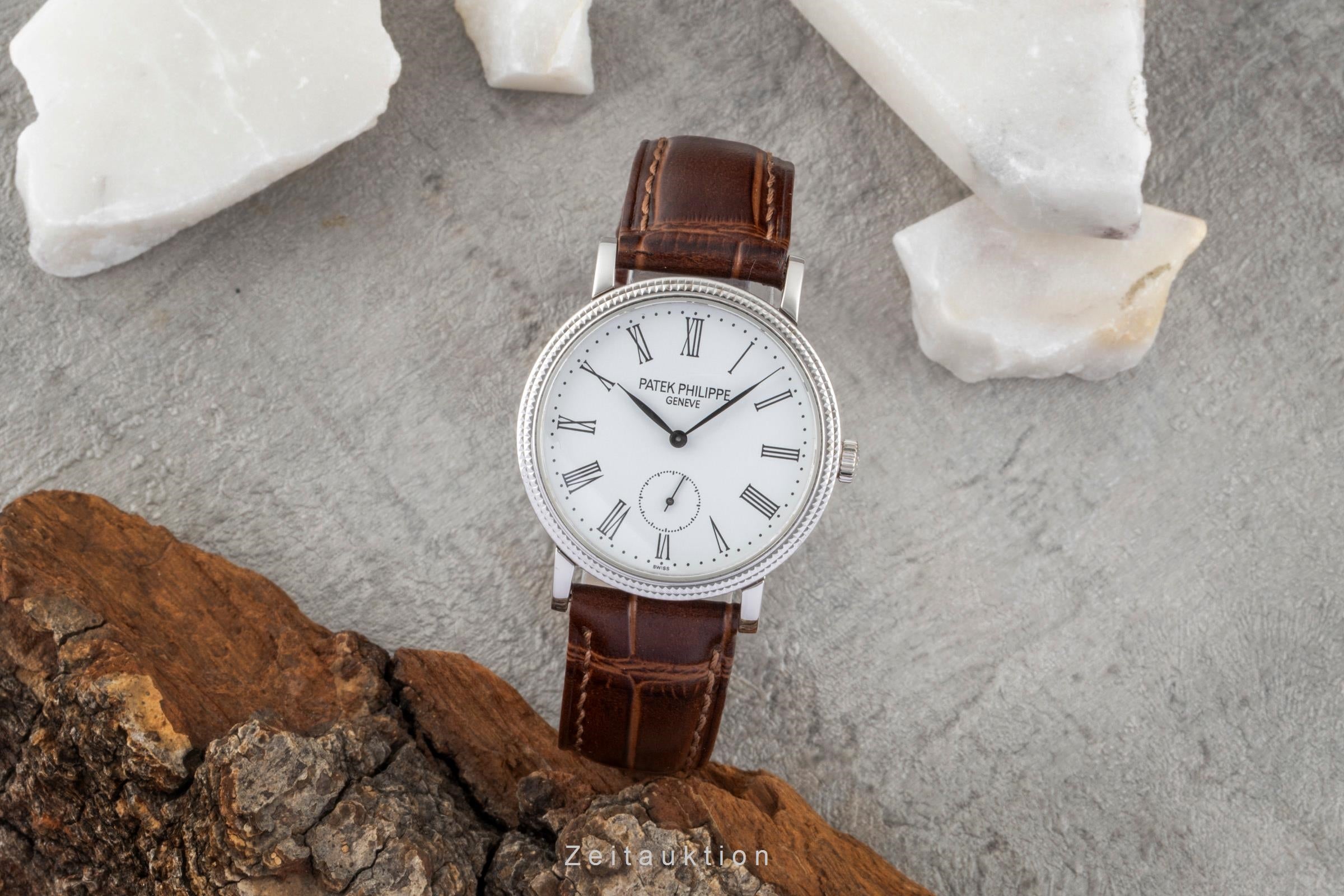 Patek Philippe Calatrava 18K Weissgold Handaufzug Ref. 7119/1  Klassiker [2601045]