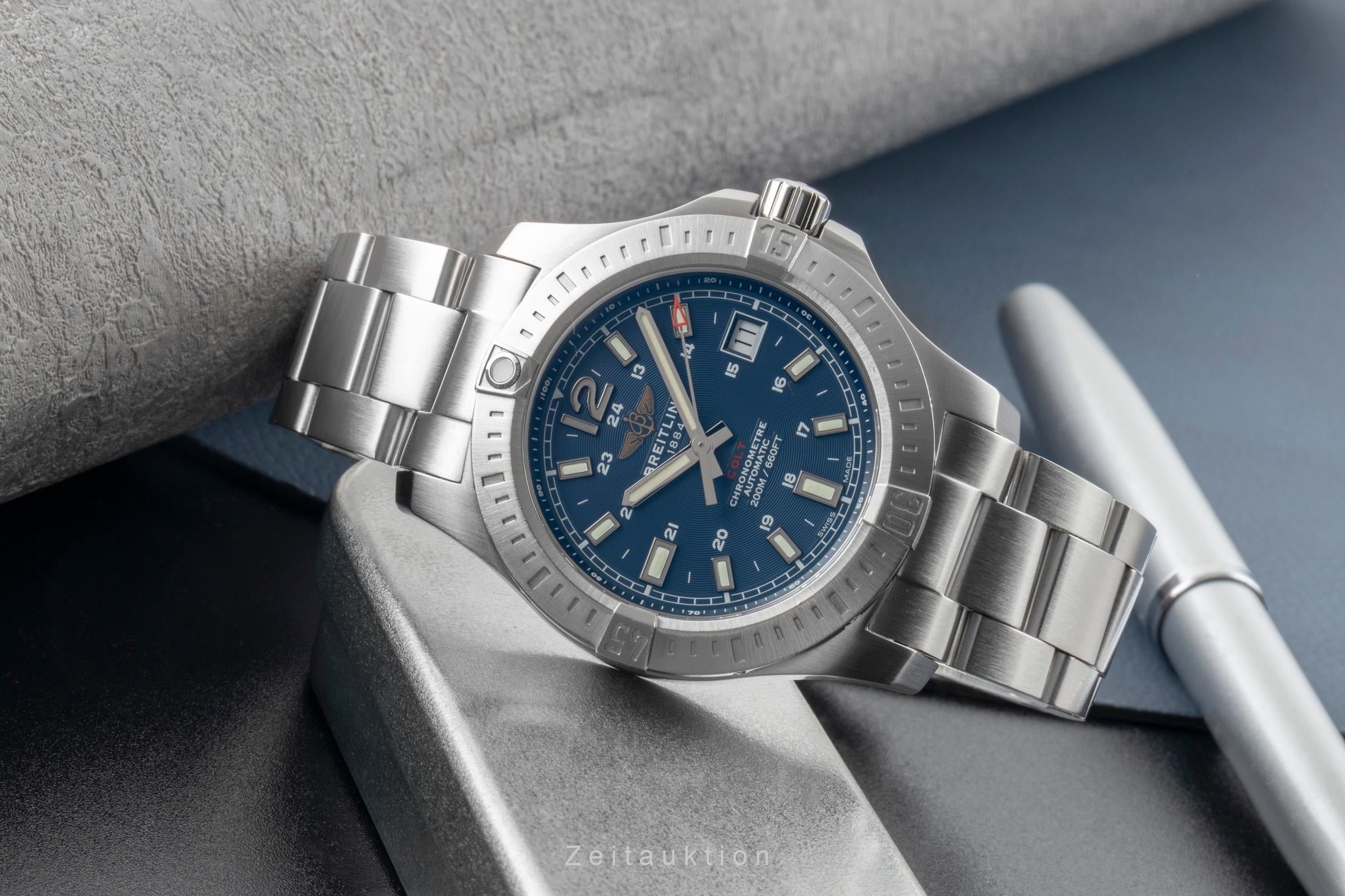 Breitling Colt Blue Dial Stahl Automatik Herrenuhr Ref. A17313101C1A1 B&P 2020 [2601064]