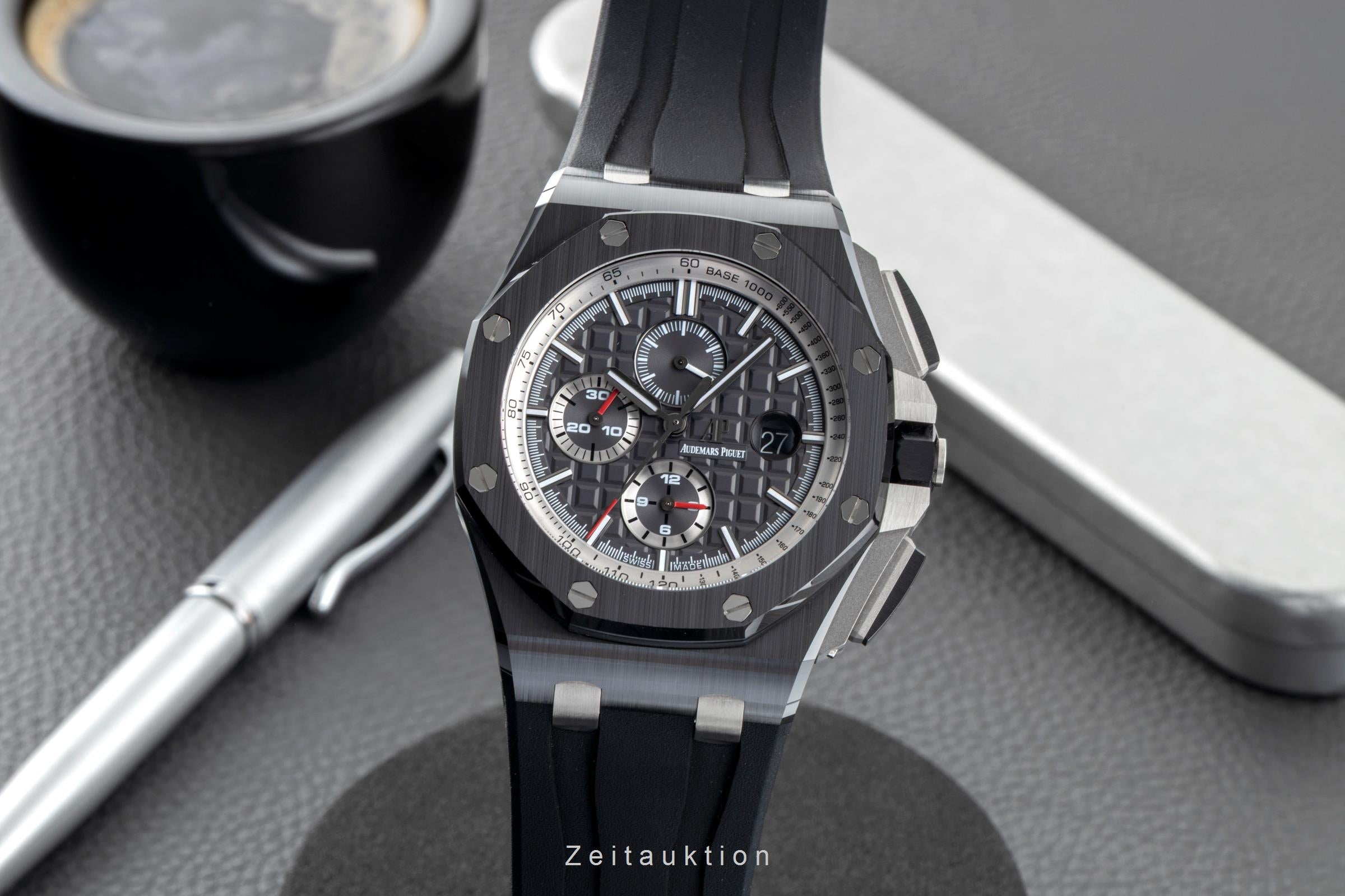 Audemars Piguet Royal Oak ceramic / titanium automatic men's watch 26405CE.OOA002CA.01 LP: 54400EUR  [2601219]