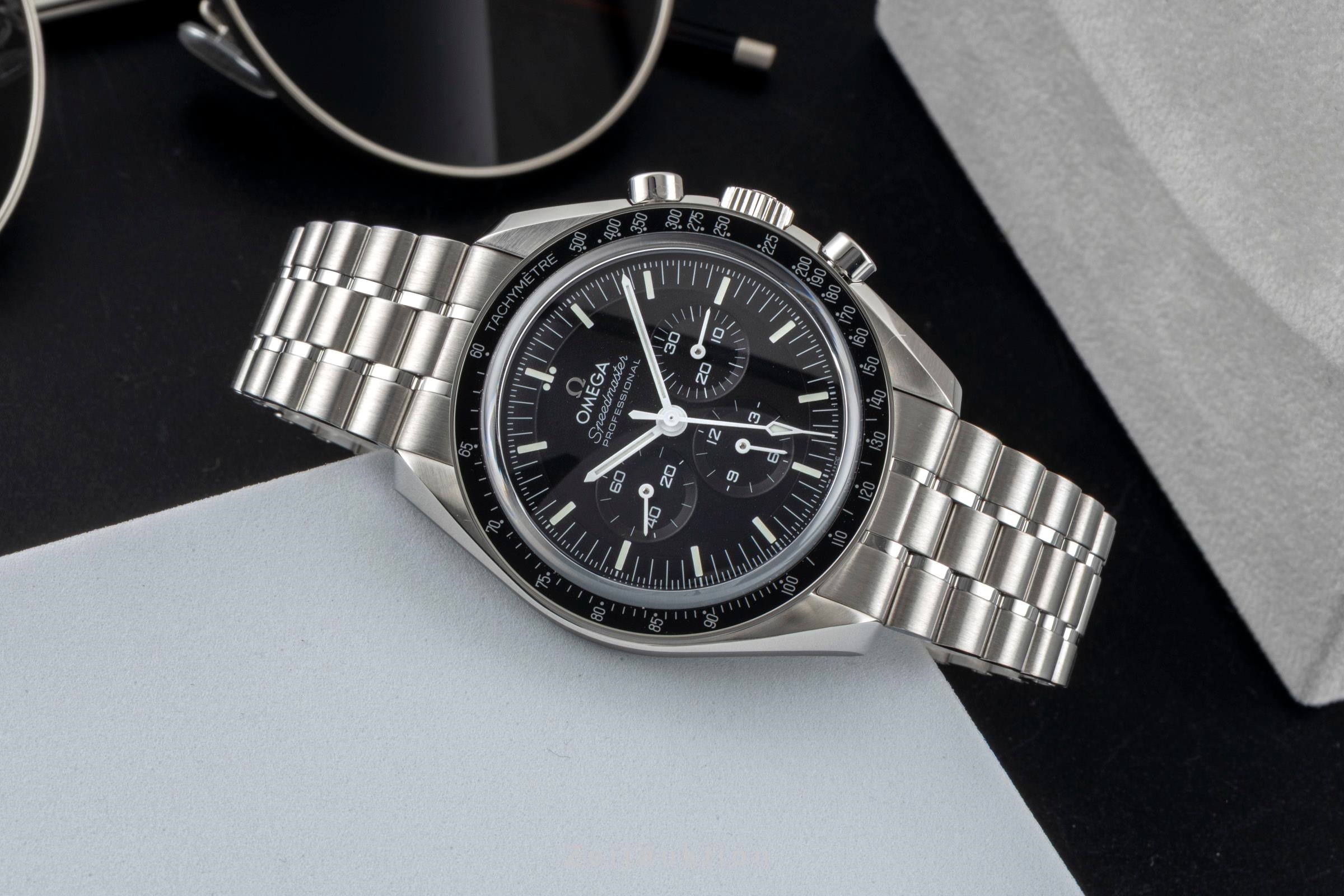 Omega Speedmaster Moonwatch chronographe acier à remontage manuel montre pour hommes 310.30.42.50.01.002 LP: 8700EUR  [2601276]