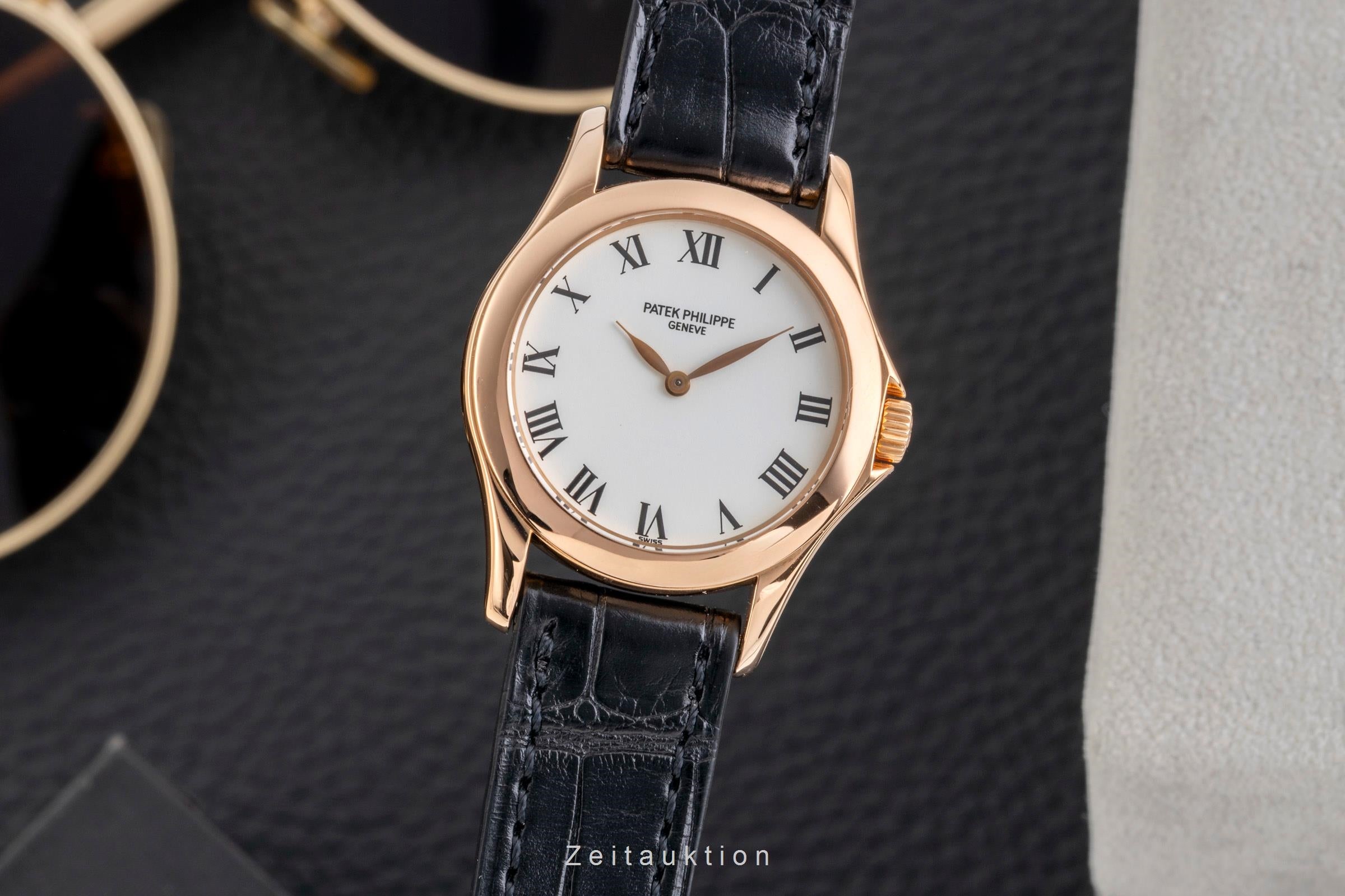 Patek Philippe Calatrava 18 ct red gold manual winding women's watch 4905  [2601308]