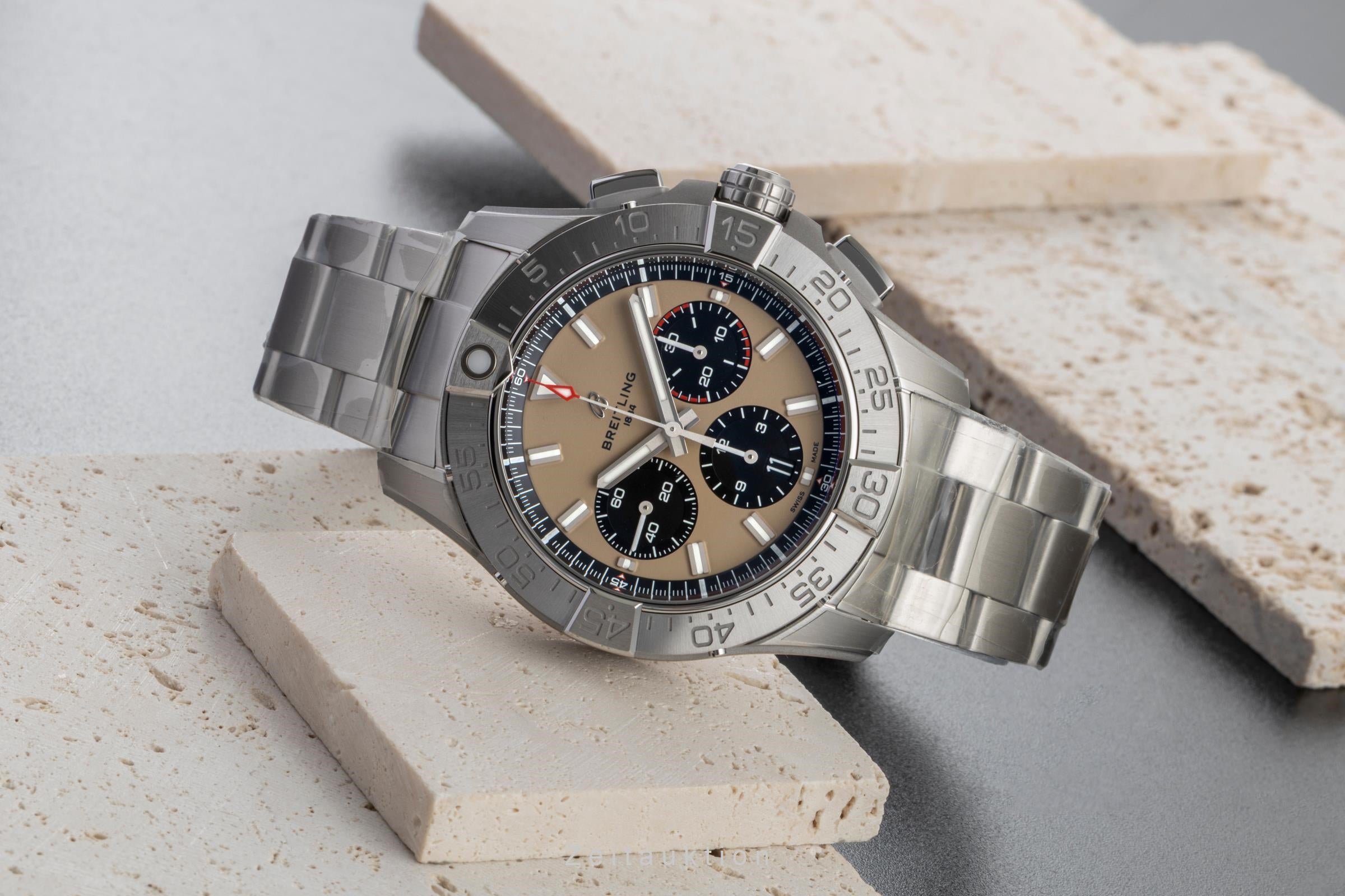 Breitling Avenger chronograph steel automatic men's watch AB0147101A1A1 LP: 7200EUR  [2601326]