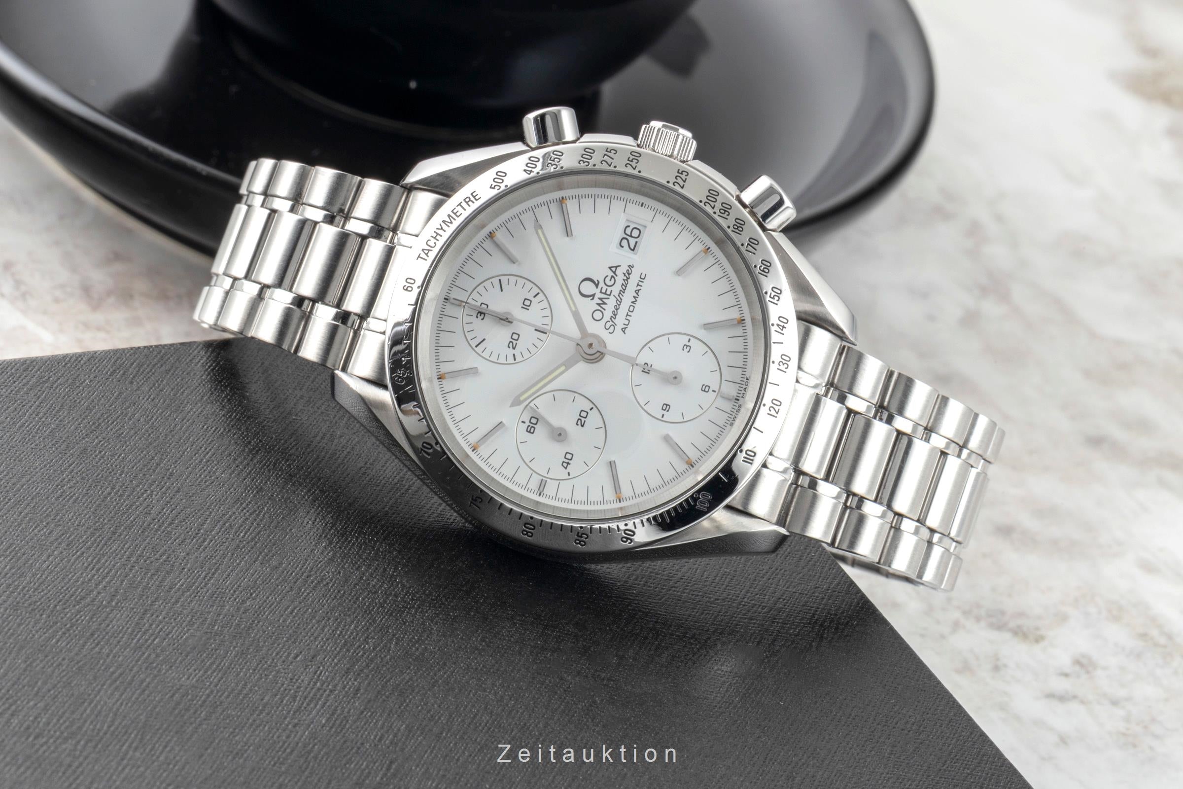 Omega Speedmaster Date chronographe acier automatique montre pour hommes 3511.20.00 LP: 6100EUR  [2601452]