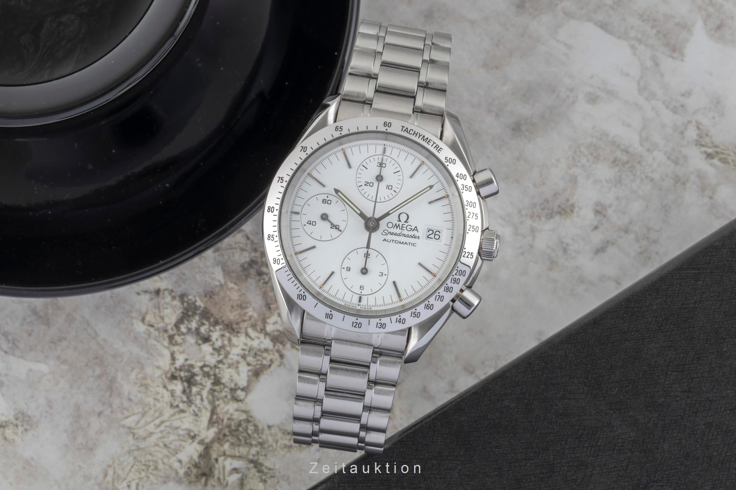 Omega Speedmaster Date chronographe acier automatique montre pour hommes 3511.20.00 LP: 6100EUR  [2601452]