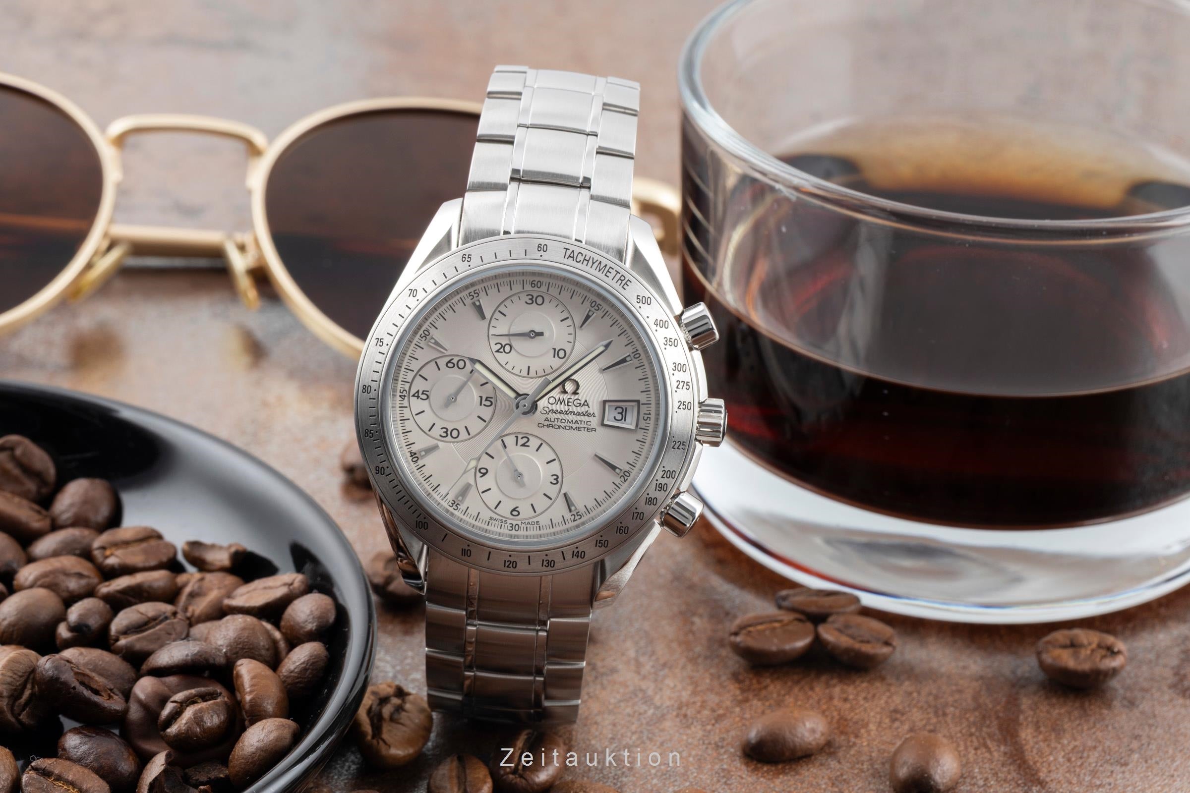 Omega Speedmaster Date chronographe acier automatique montre pour hommes 3211.30.00 LP: 6100EUR  [2601503]