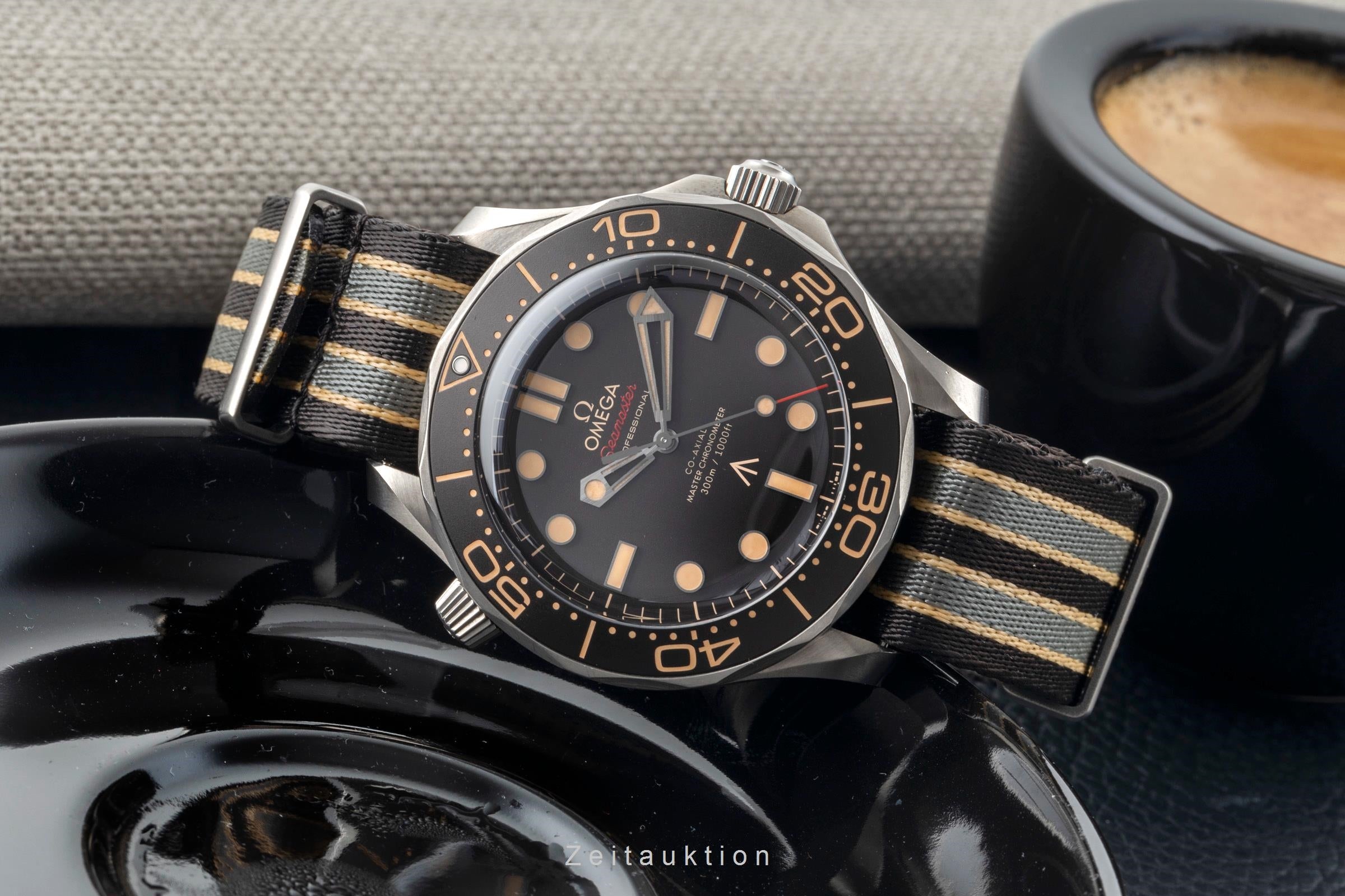 Omega Seamaster Diver 300M Co-Axial 007 Bond 210.92.42.20.01.001 B&P 2021 [2601636]