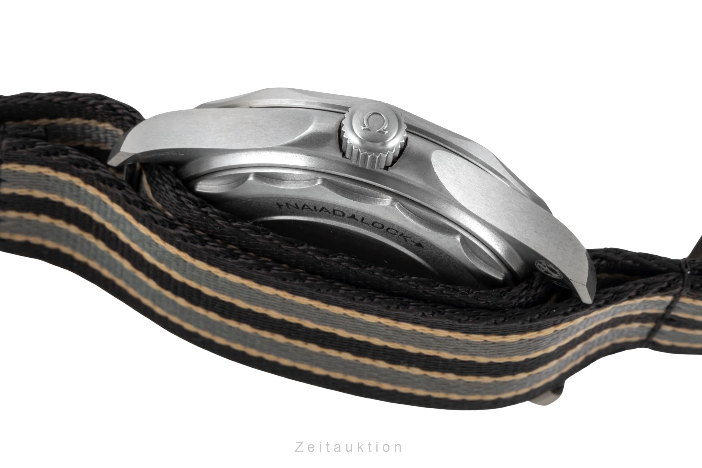 Omega Seamaster Diver 300M Co-Axial 007 Bond 210.92.42.20.01.001 B&P 2021 [2601636]