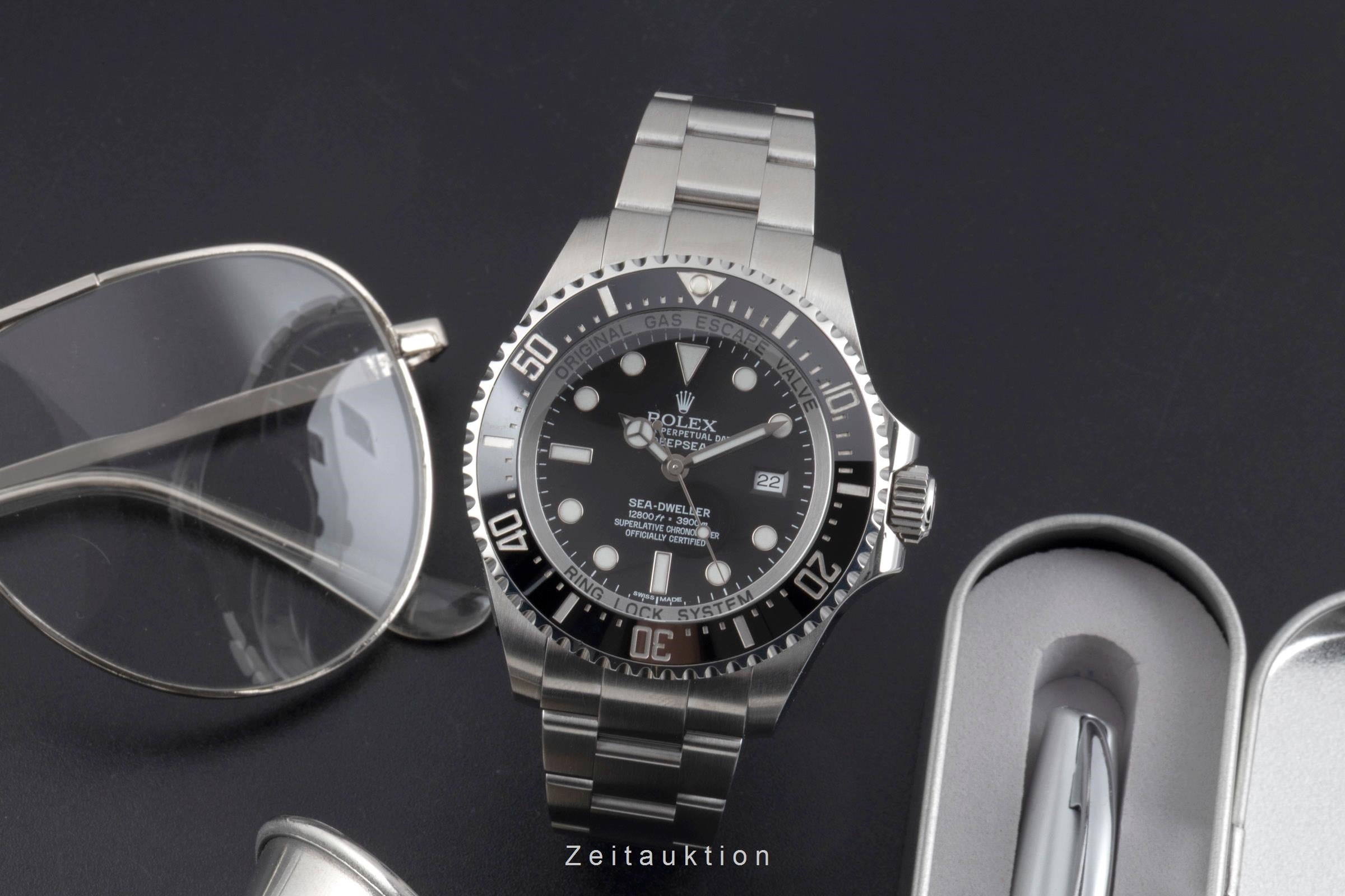 Rolex Sea-Dweller steel automatic men's watch 116660  [2601695]