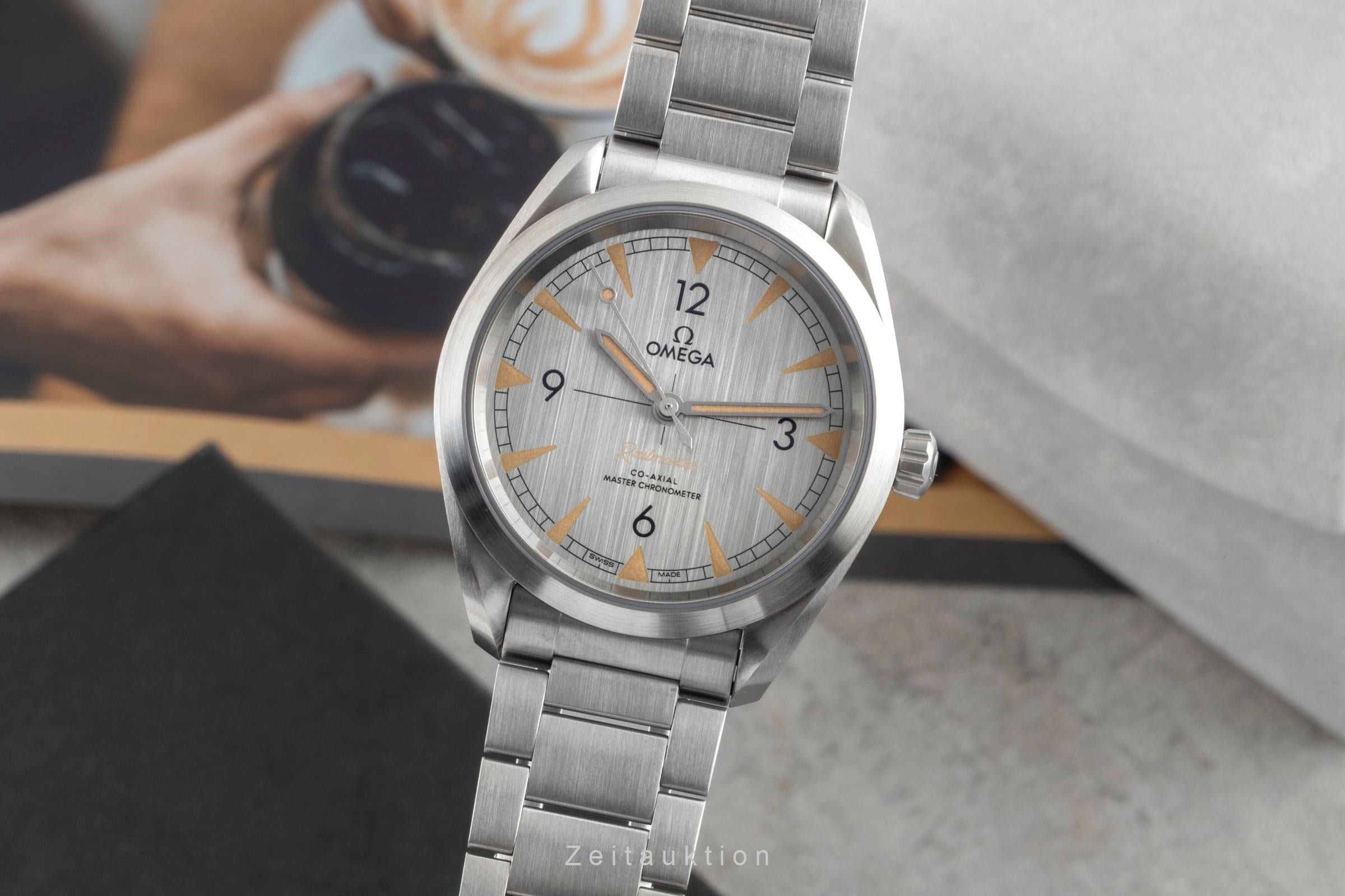 Omega Railmaster Stahl Automatik Herrenuhr Ref. 220.10.40.20.06.001 B&P 2021 [2601699]