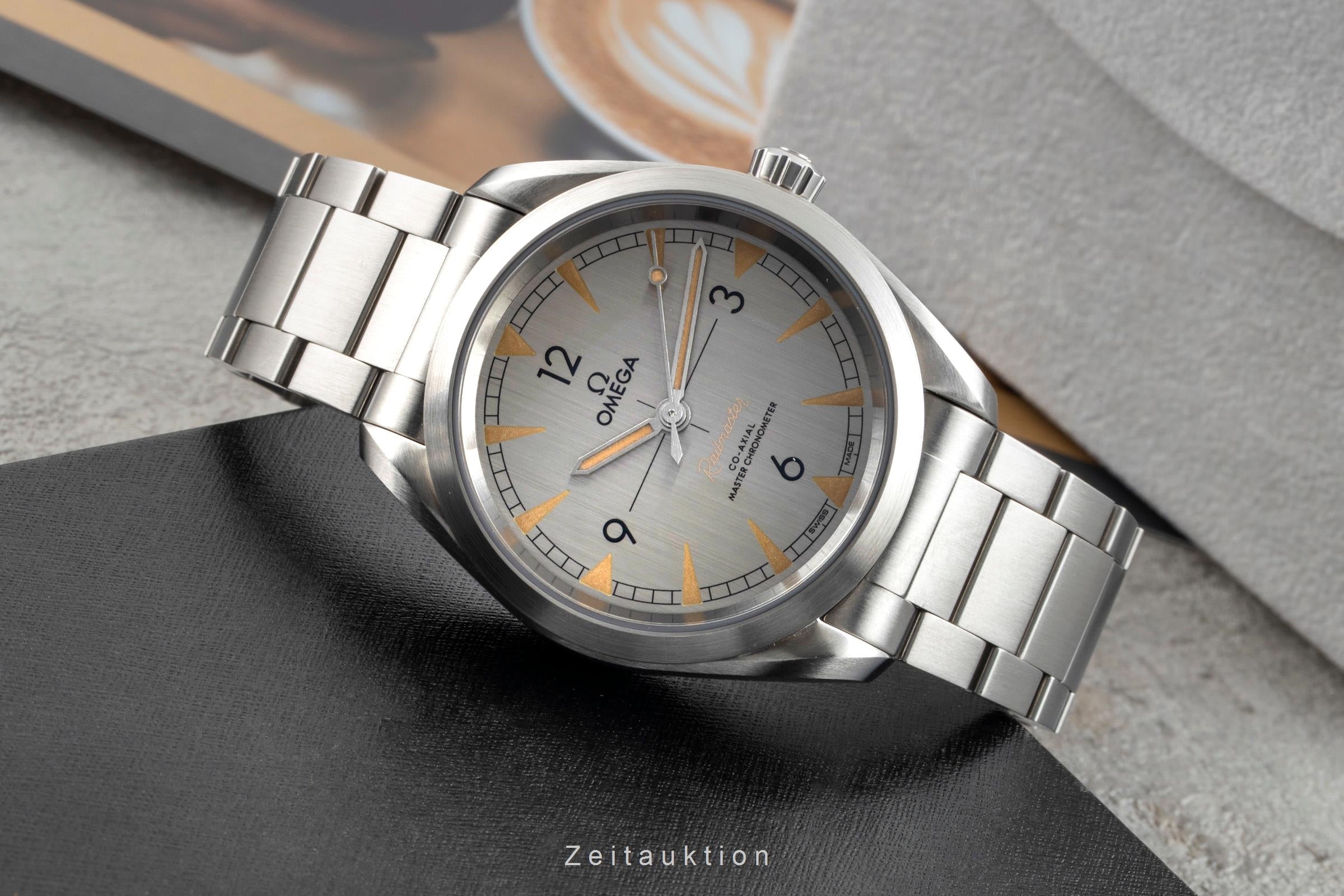 Omega Railmaster steel automatic men's watch 220.10.40.20.06.001 LP: 8200EUR  [2601699]