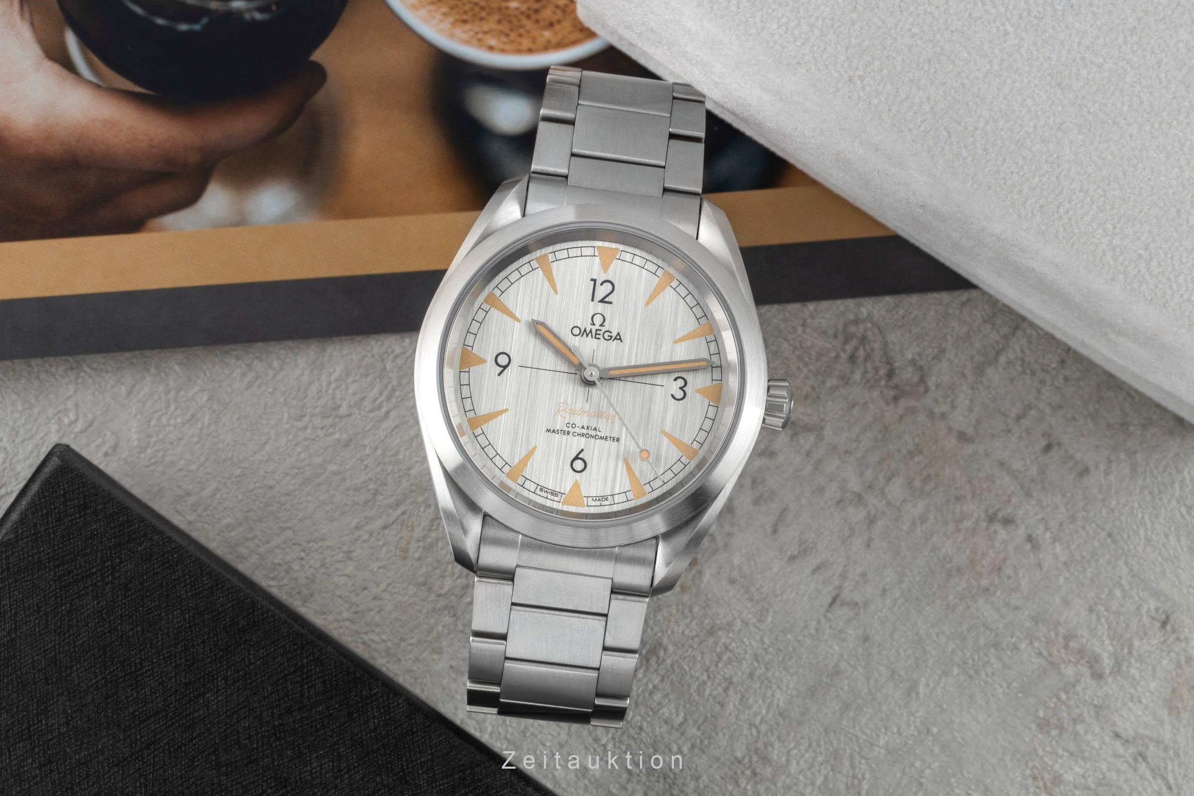 Omega Railmaster steel automatic men's watch 220.10.40.20.06.001 LP: 8200EUR  [2601699]