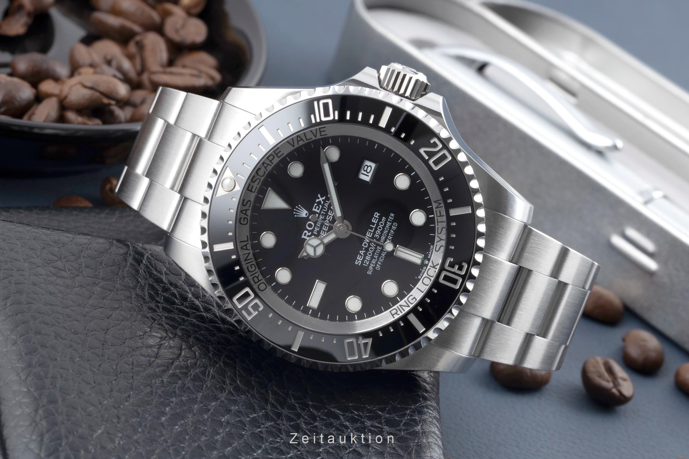 Rolex Sea-Dweller steel automatic Kal. 3235 Ref. 126660 | 2601706