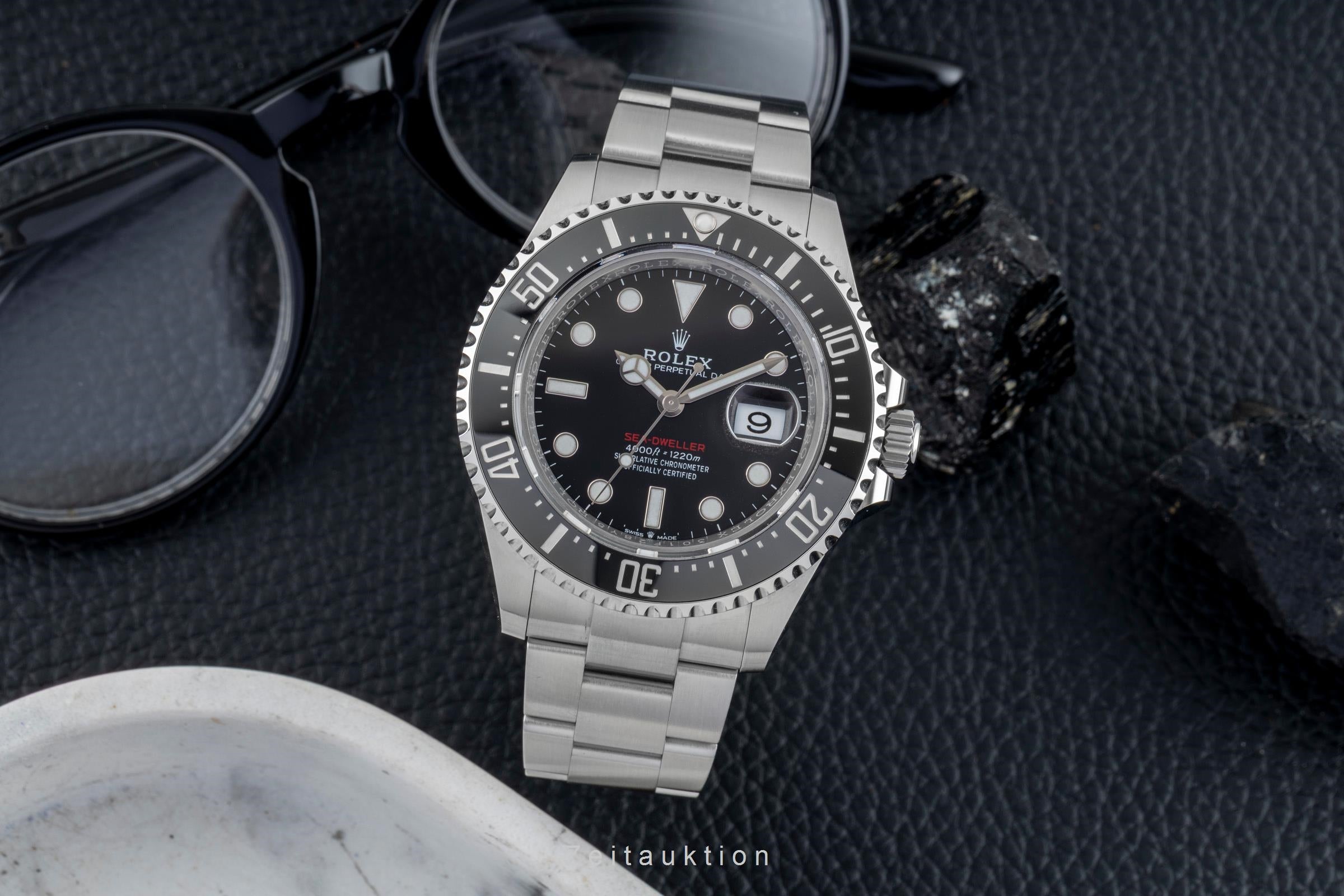 Rolex Sea-Dweller Single Red Edelstahl Herrenuhr Oyster Ref. 126600 B&P 2022 [2601819]