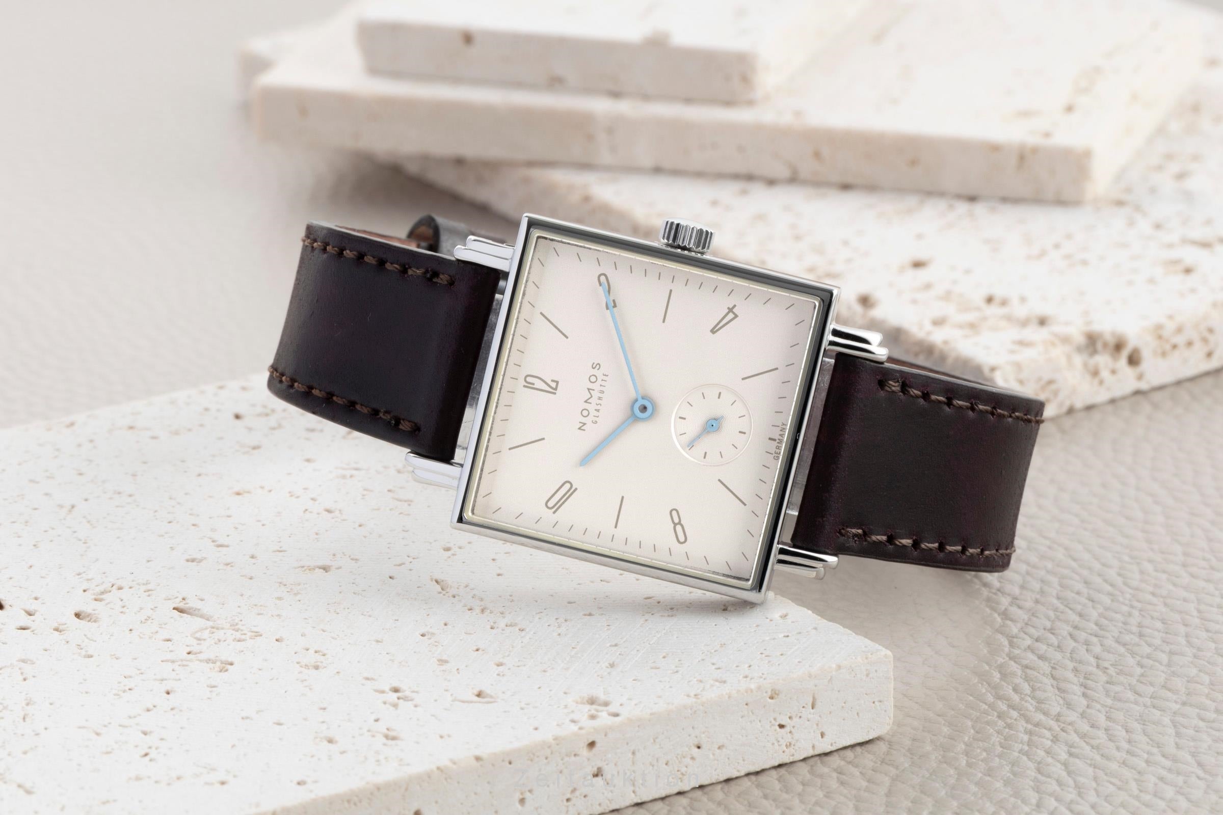 Nomos Tetra² Leberblümchen Edelstahl Handaufzug Medium Size Klassiker [2601928]