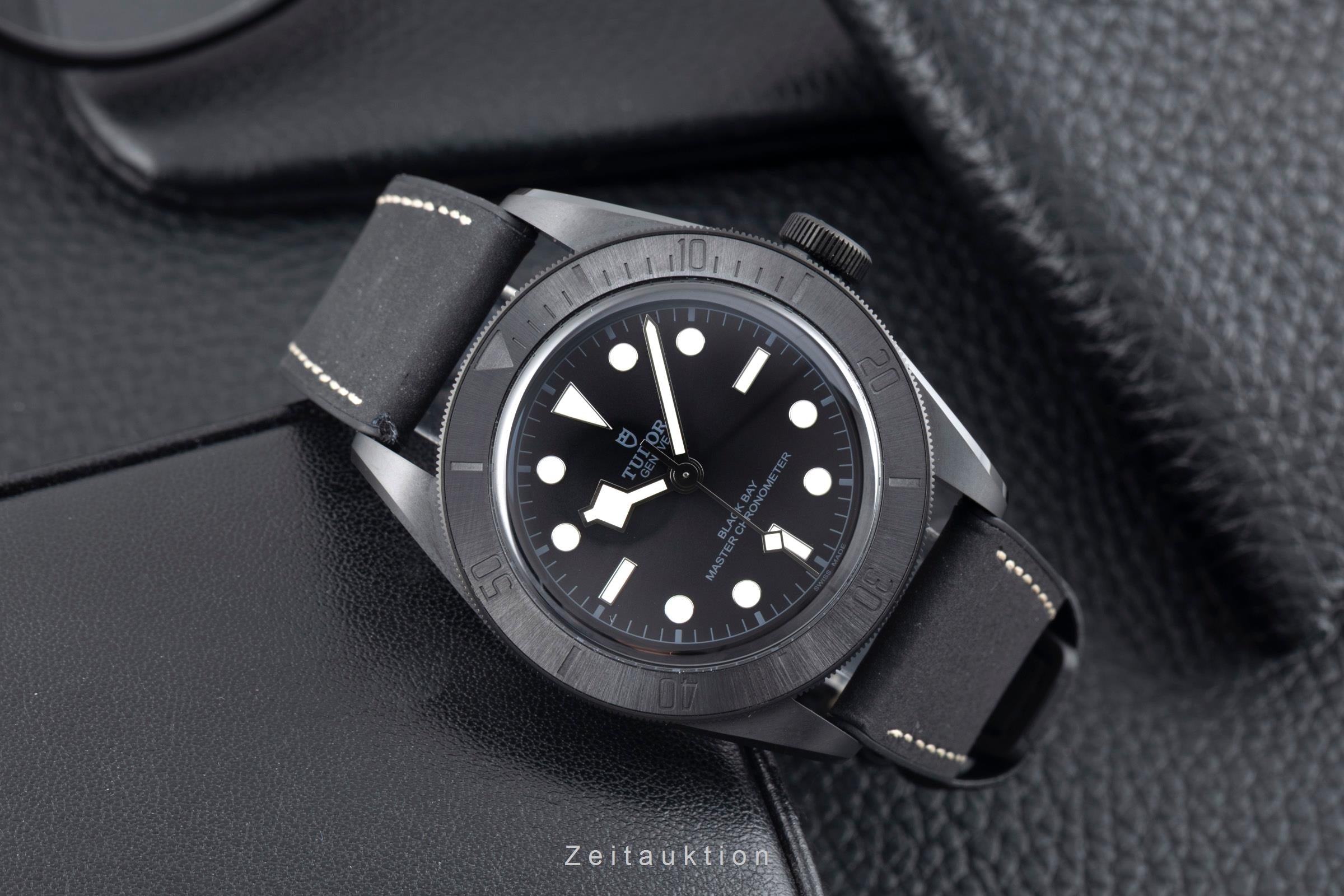 Tudor Black Bay céramique / acier automatique montre pour hommes 79210CNU-0001 LP: 5570EUR  [2601964]