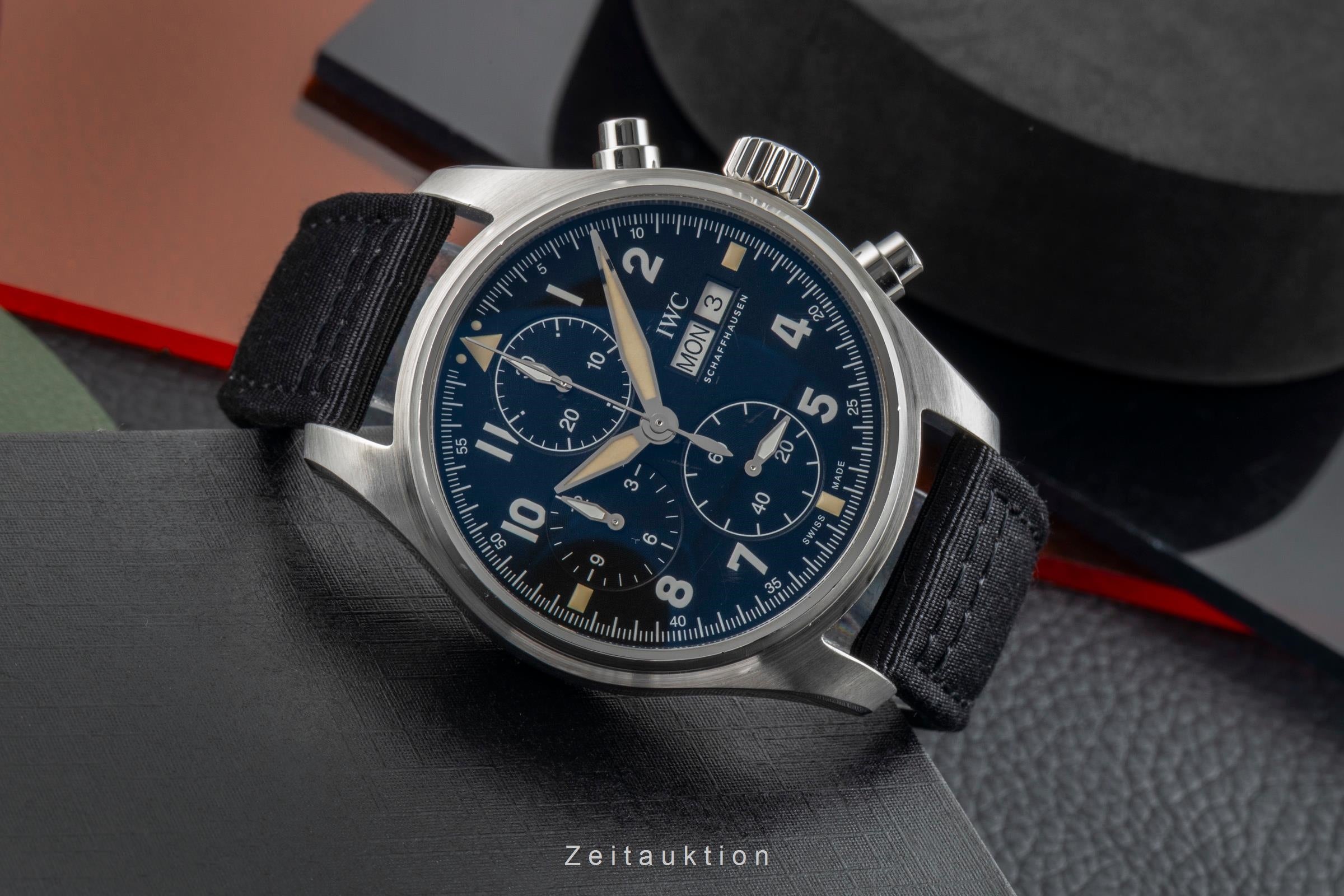 IWC Fliegerchronograph chronographe acier automatique montre pour hommes IW387903 LP: 7700EUR  [2602006]