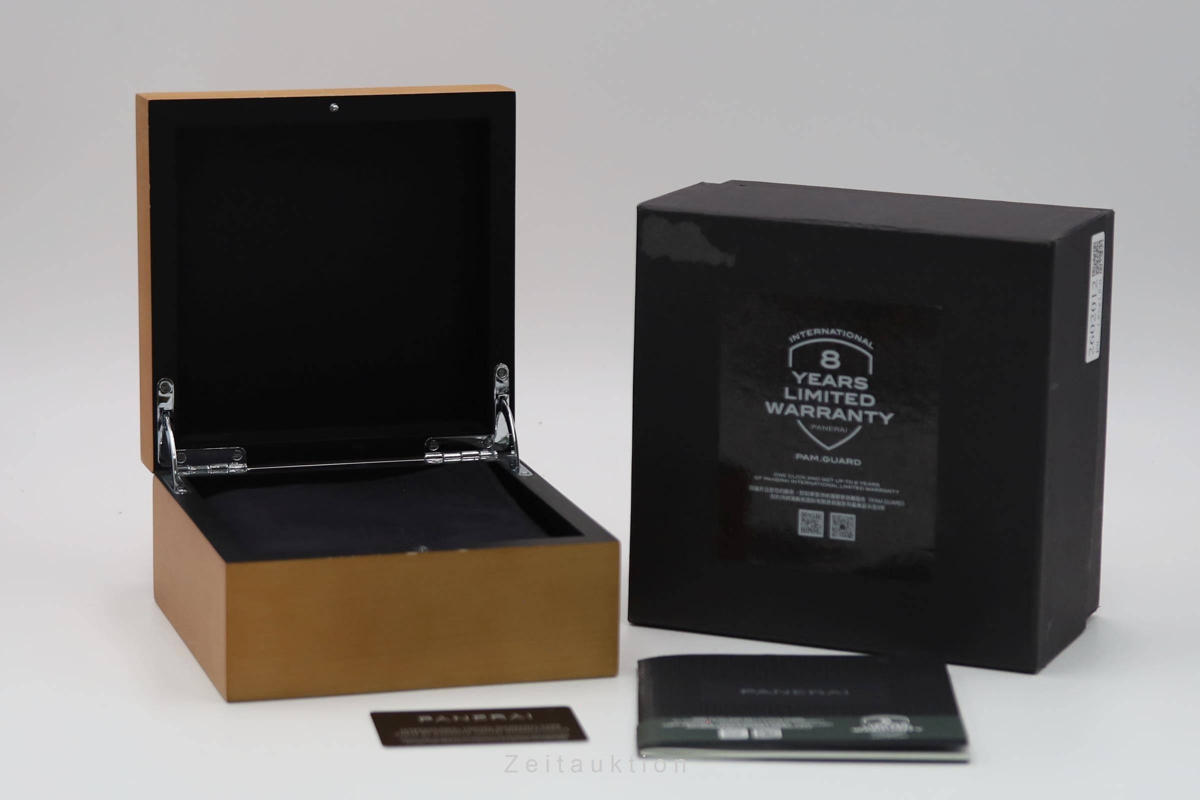 Panerai Luminor  18 ct gold automatic women's watch PAM01280  [2602012]