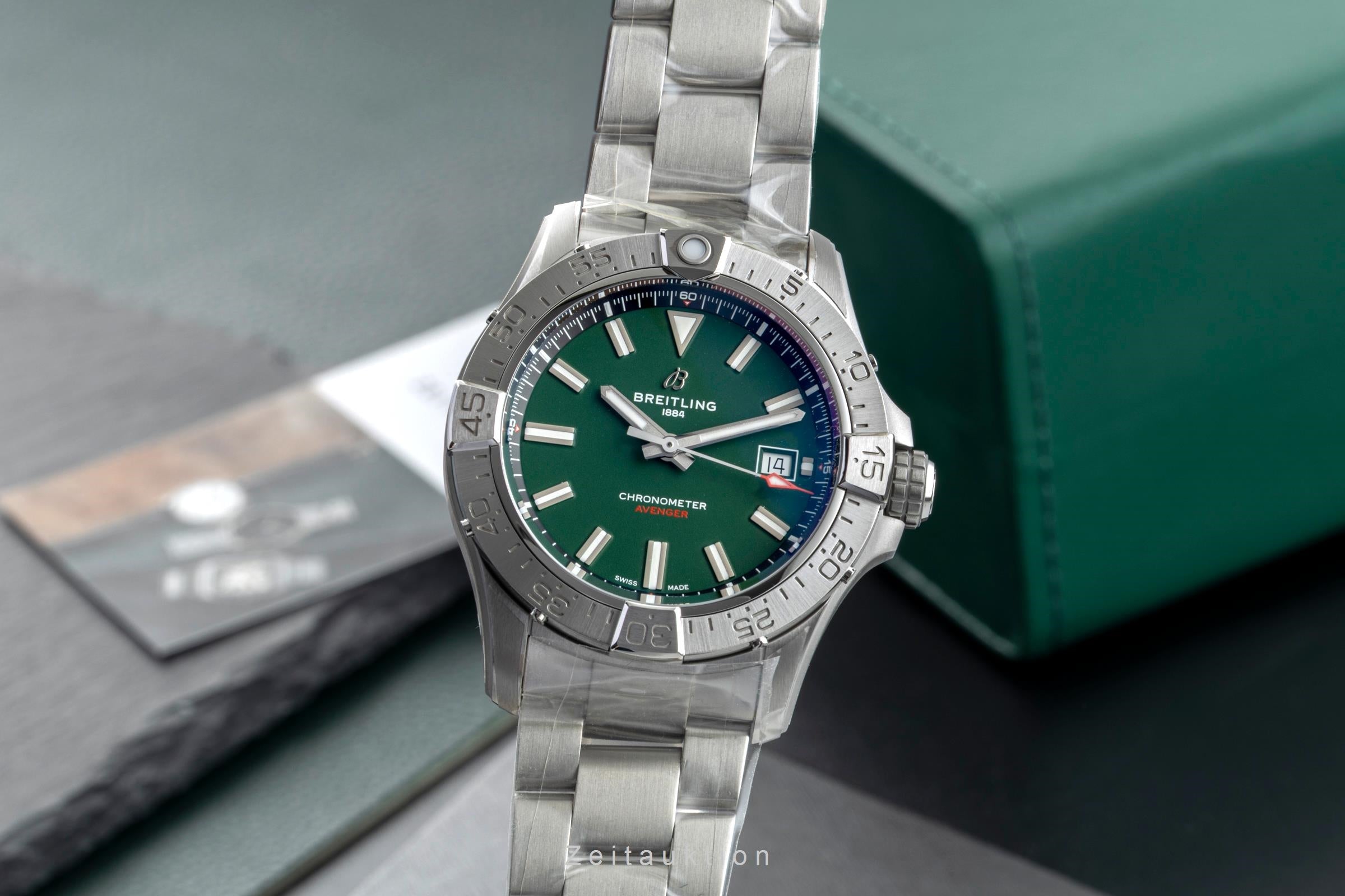 Breitling Avenger Automatic 42 Stahl Herrenuhr Ref A17328101L1A1 B&P NP 5100,- € [2602108]
