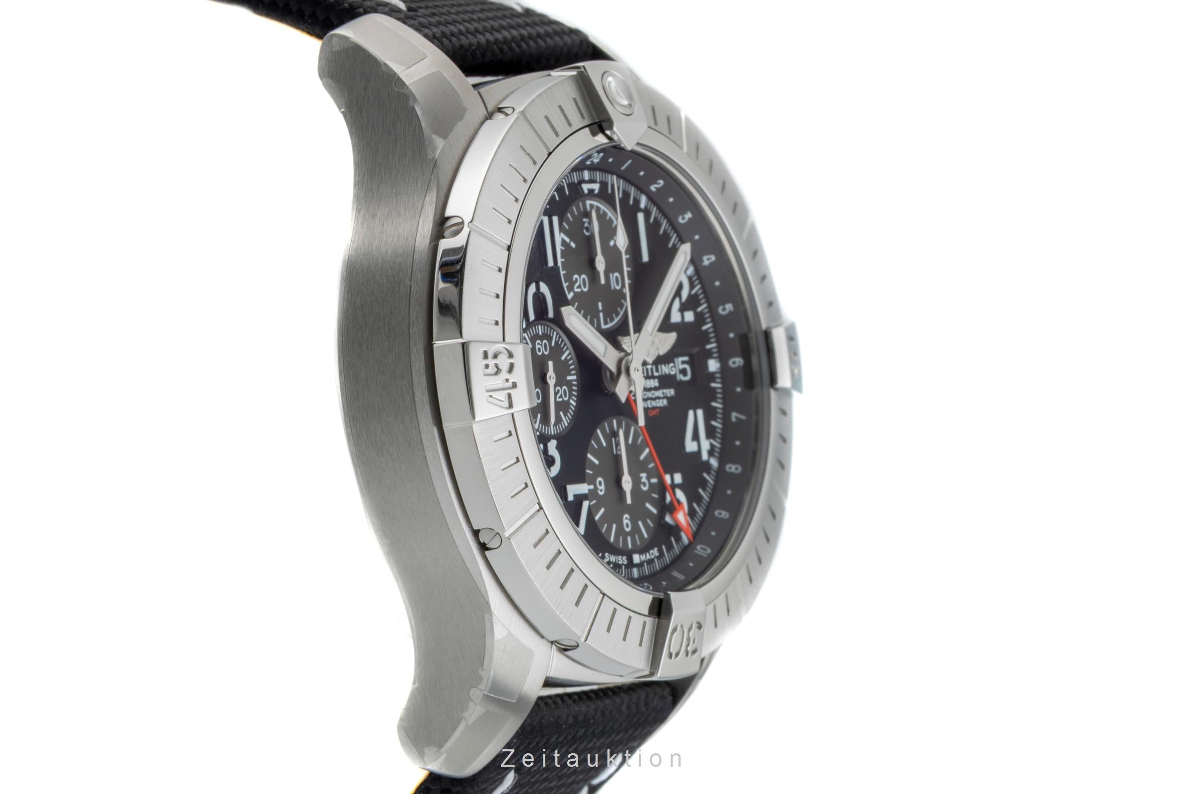 Breitling Avenger Chronograph GMT 45 Stahl Automatik Ref. A24315101B1X1 B&P New [2602110]