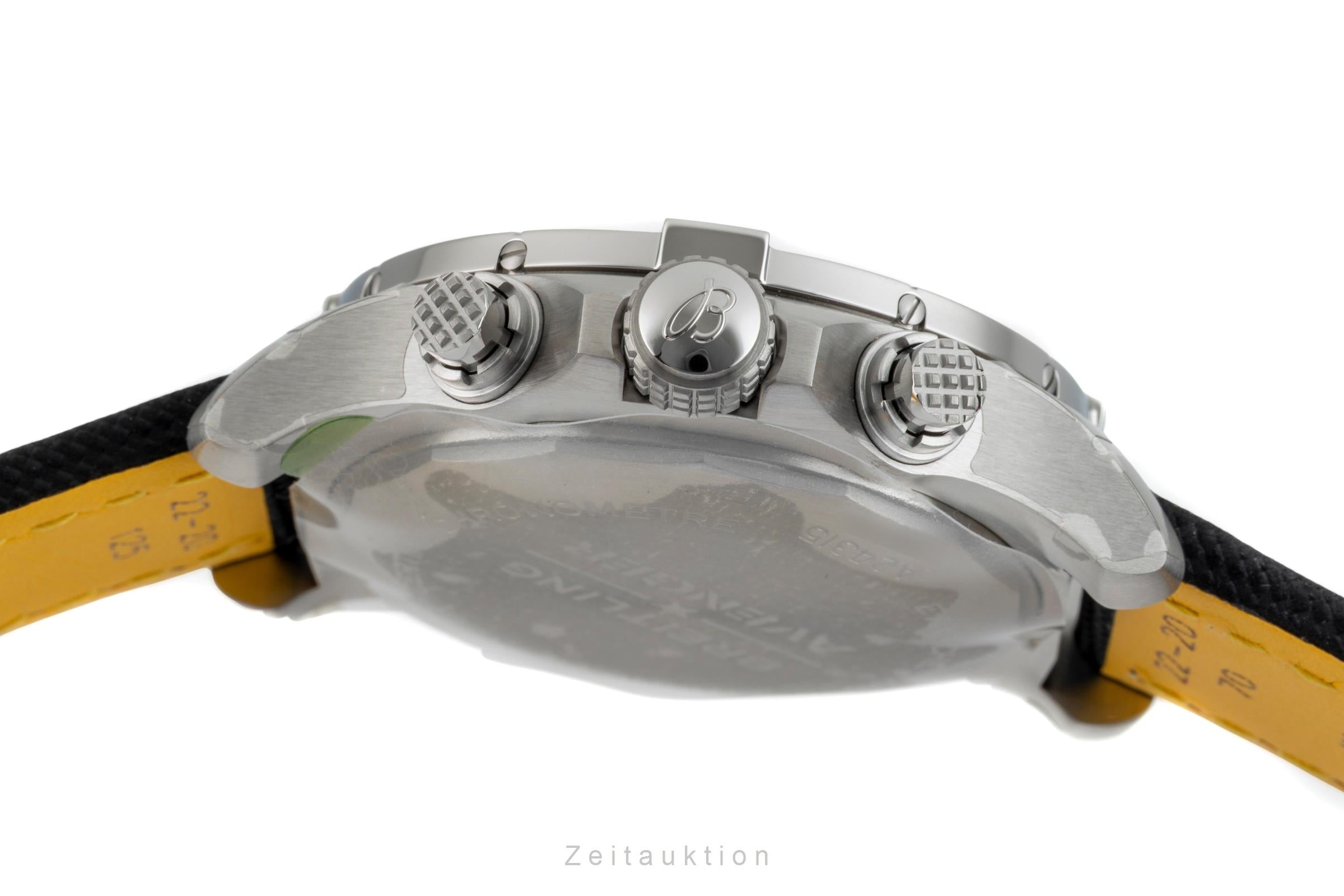 Breitling Avenger Chronograph GMT 45 Stahl Automatik Ref. A24315101B1X1 B&P New [2602110]