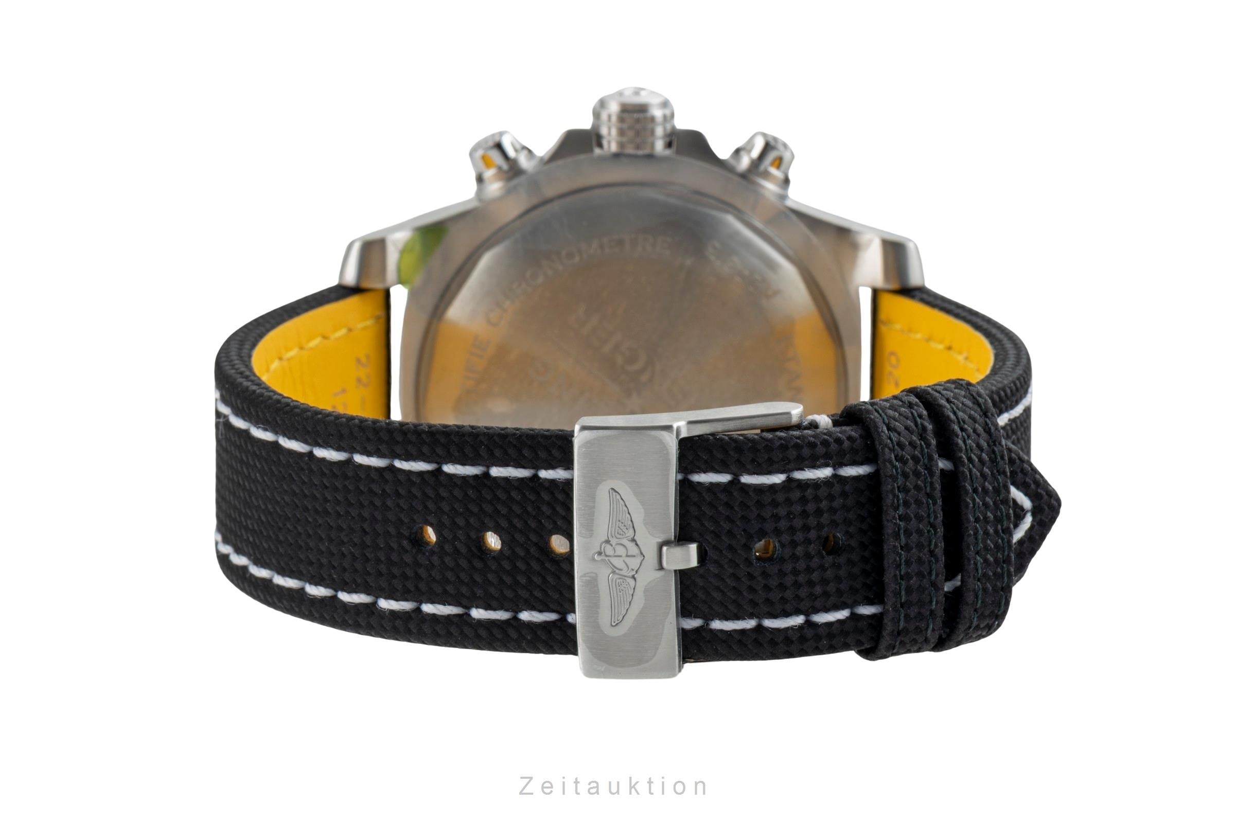 Breitling Avenger Chronograph GMT 45 Stahl Automatik Ref. A24315101B1X1 B&P New [2602110]