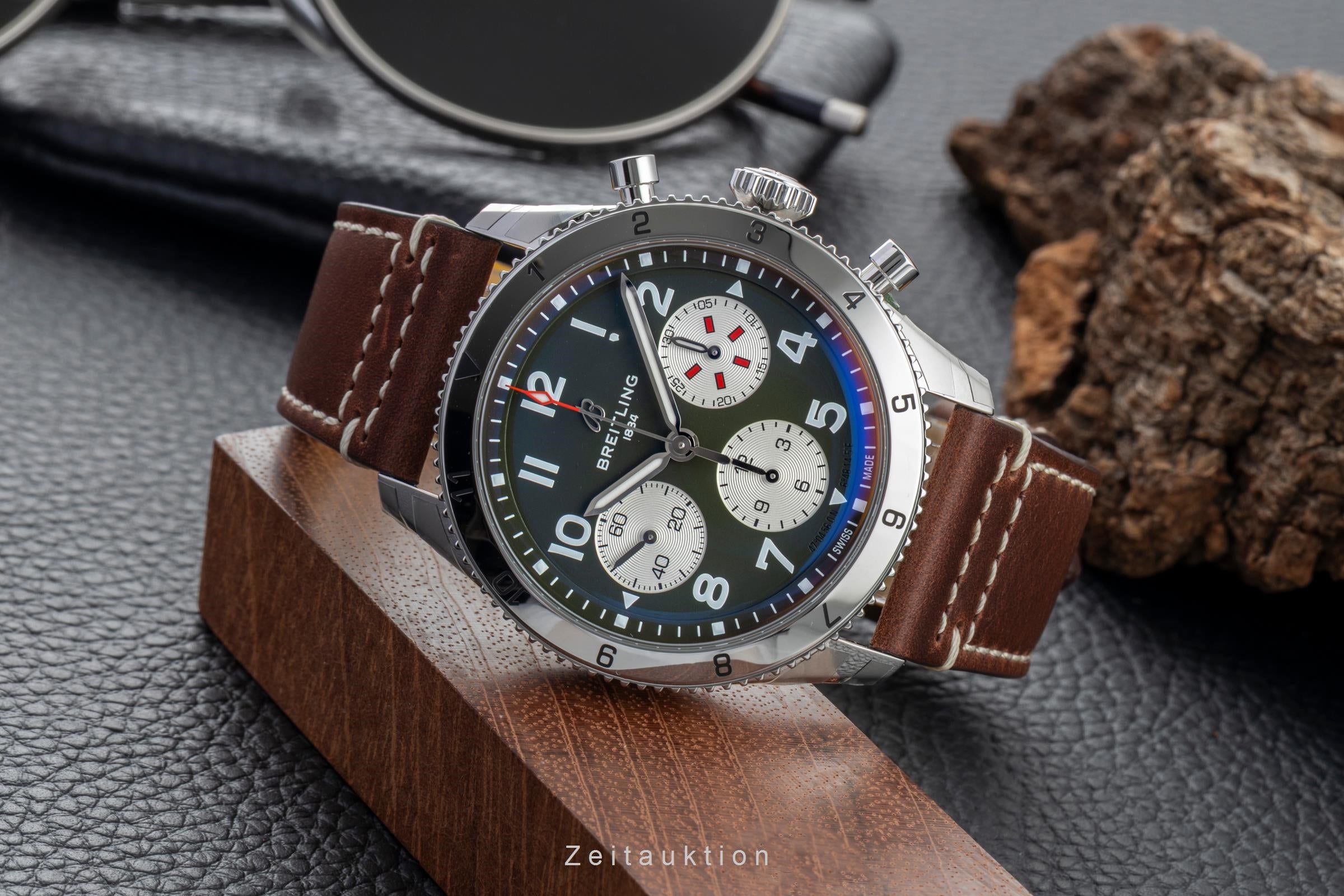 Breitling Classic AVI Chronograph 42 Curtiss Warhawk Stahl Ref A233802A1L1X1 B&P [2602127]