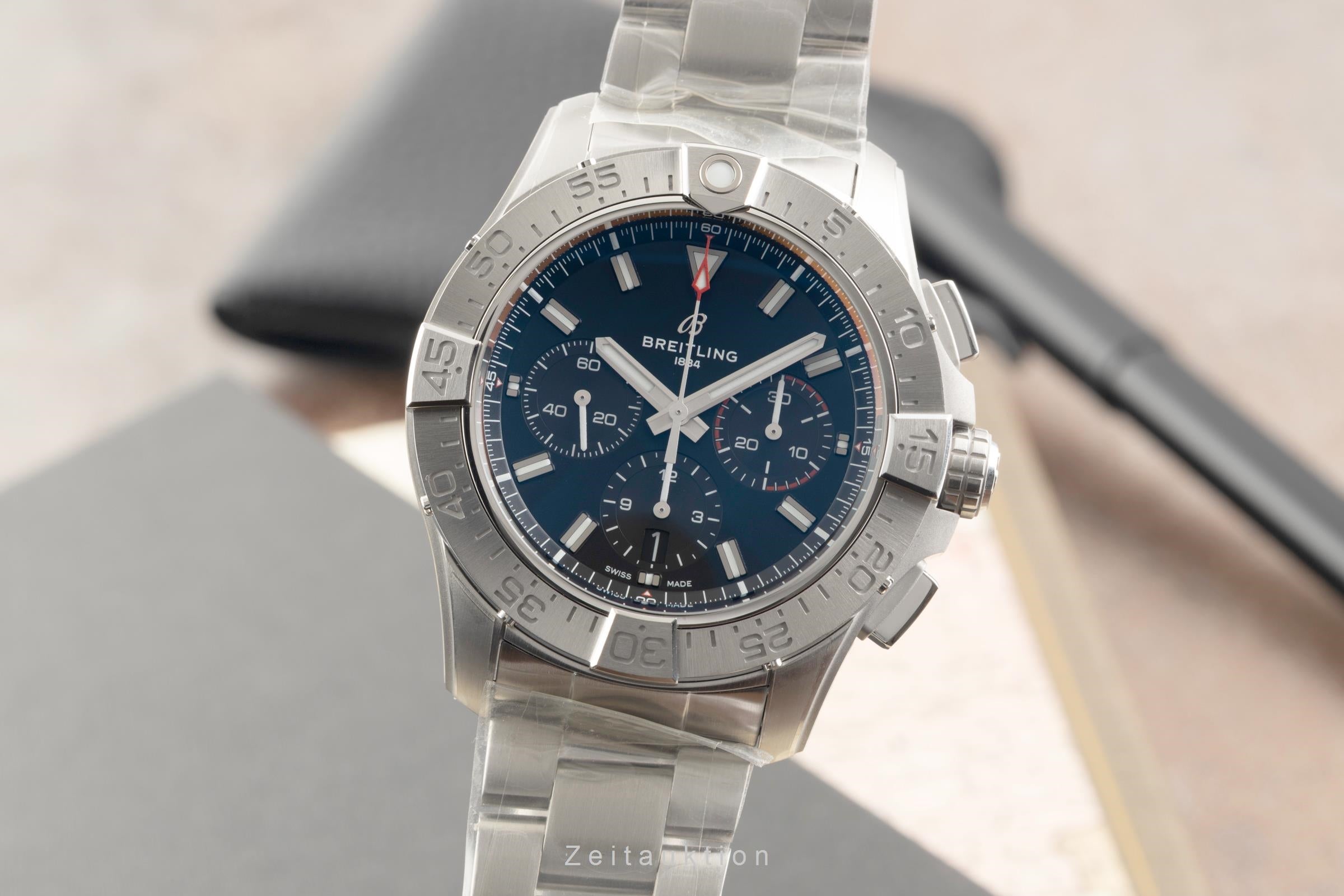 Breitling Avenger B01 Chronograph 44 Stahl Automatik Ref. AB0147101B1A1 B&P New [2602151]